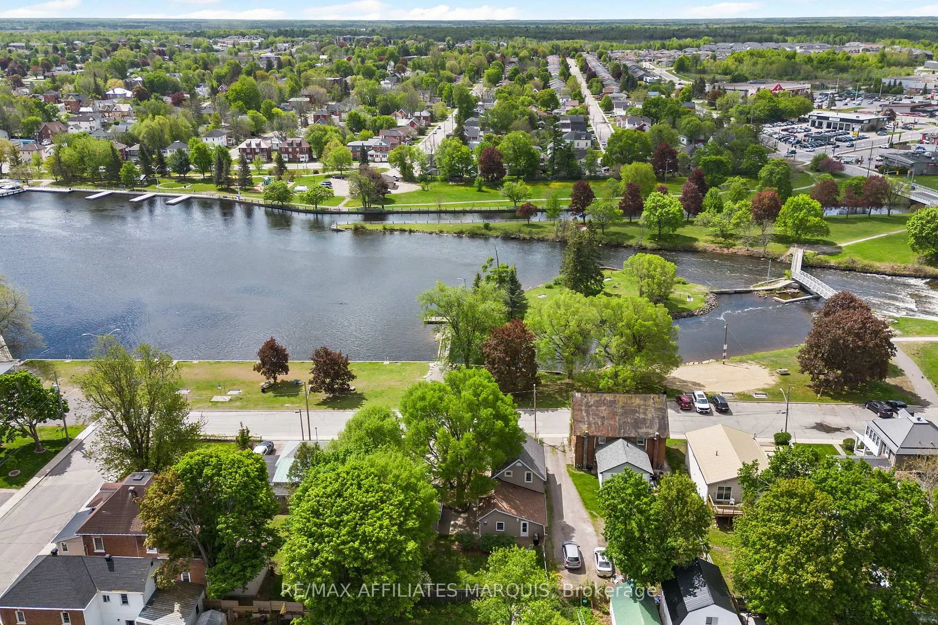 Photo 34 of 4 Park Avenue, Smiths Falls — HOMEH