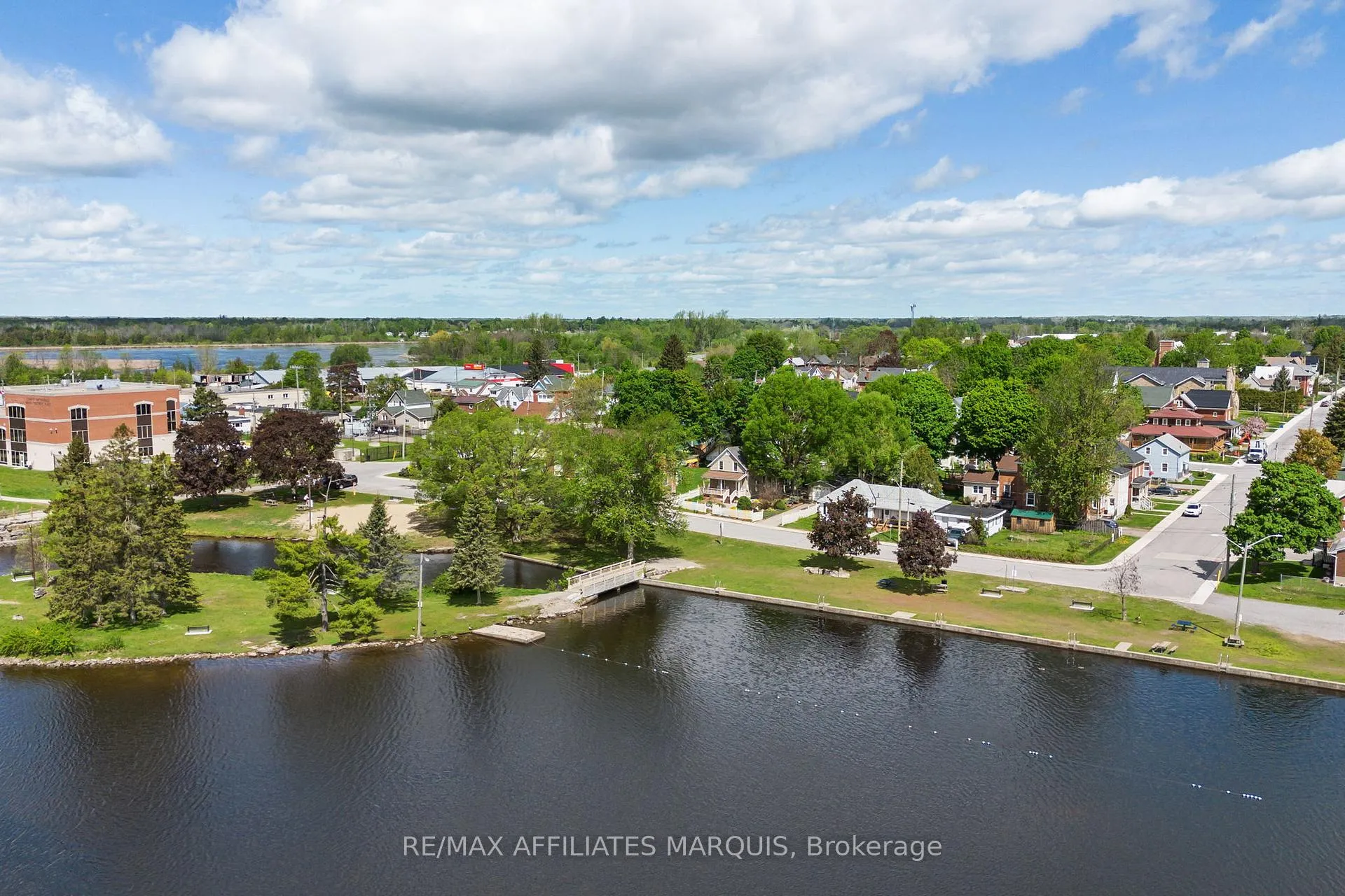 Photo 36 of 4 Park Avenue, Smiths Falls — HOMEH