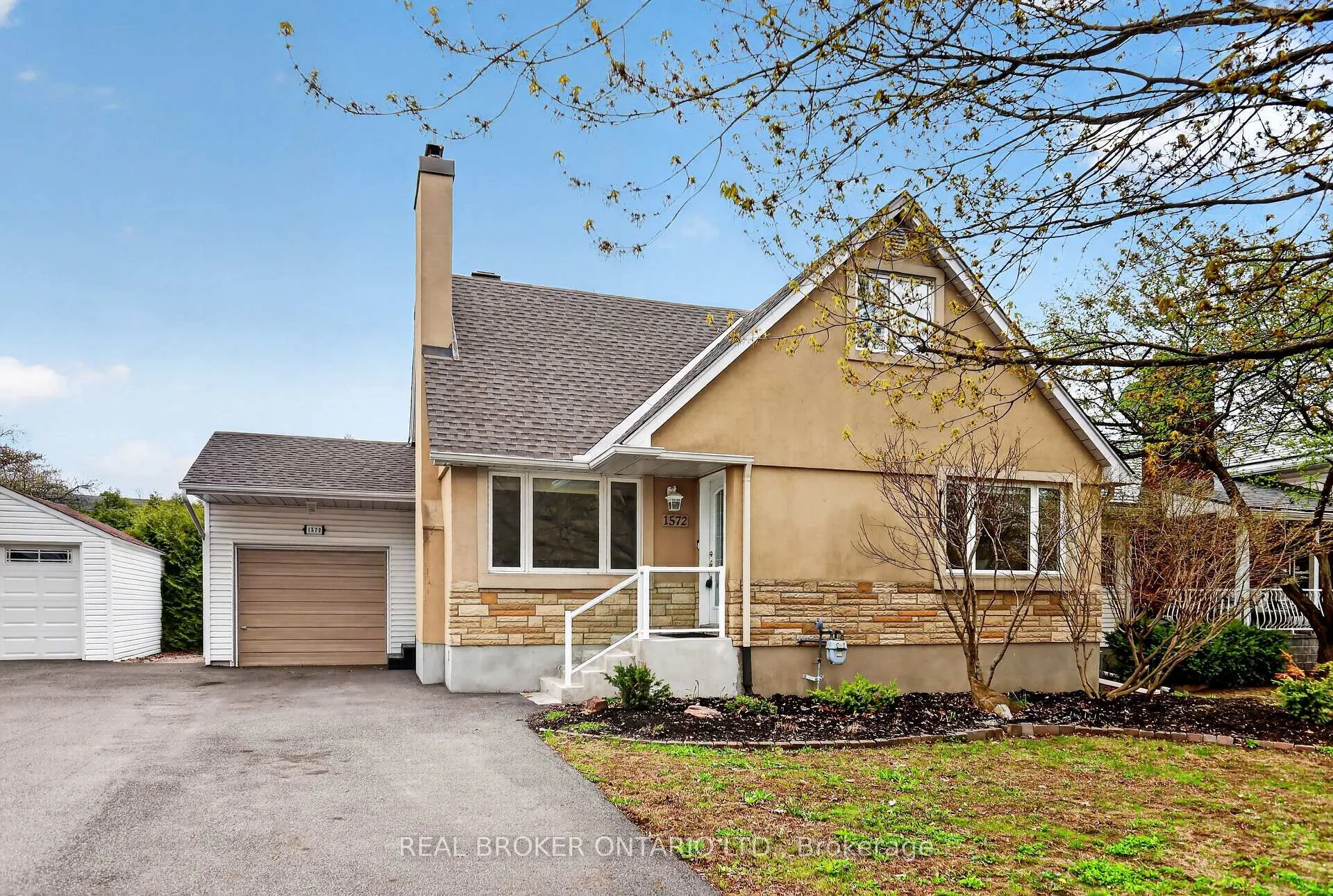 Photo 1 of 1572 Dorion Avenue, Ottawa, Riverview Park — HOMEH
