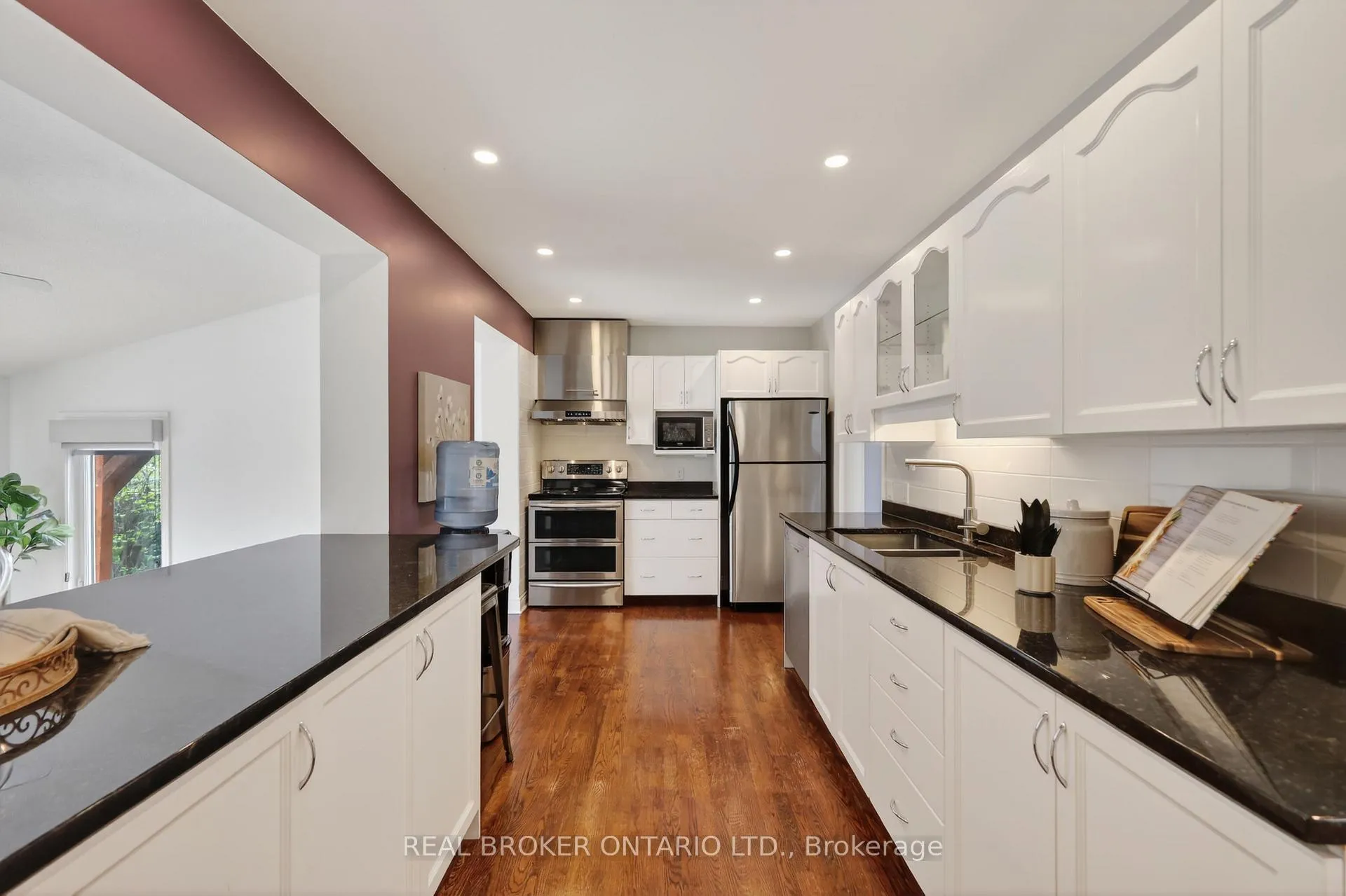 Photo 6 of 1572 Dorion Avenue, Ottawa, Riverview Park — HOMEH