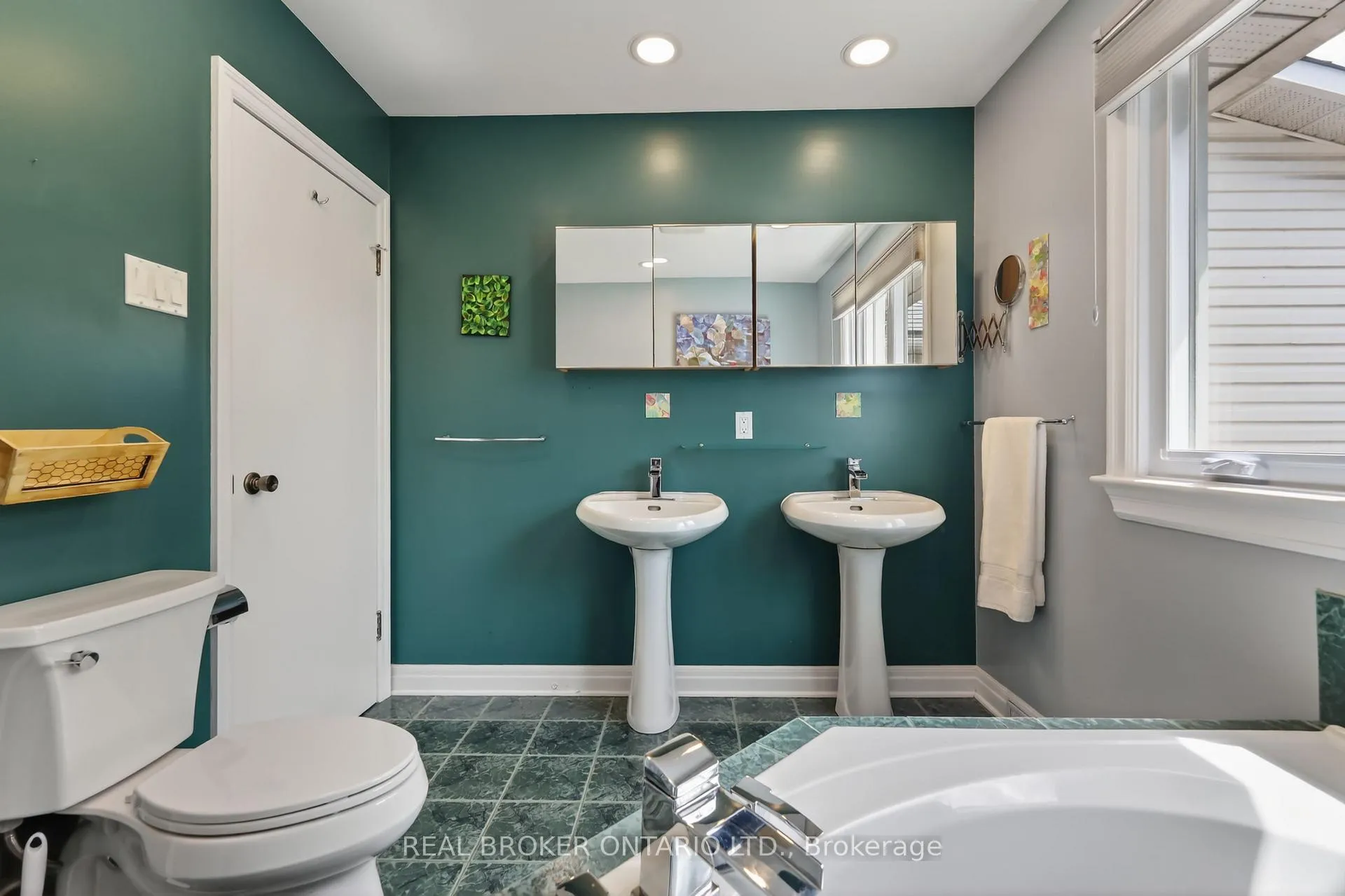 Photo 14 of 1572 Dorion Avenue, Ottawa, Riverview Park — HOMEH
