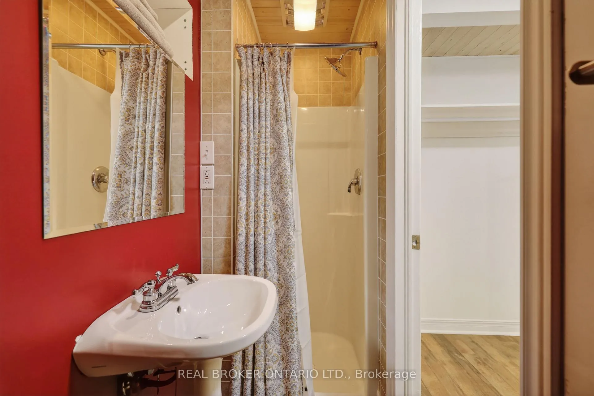 Photo 21 of 1572 Dorion Avenue, Ottawa, Riverview Park — HOMEH