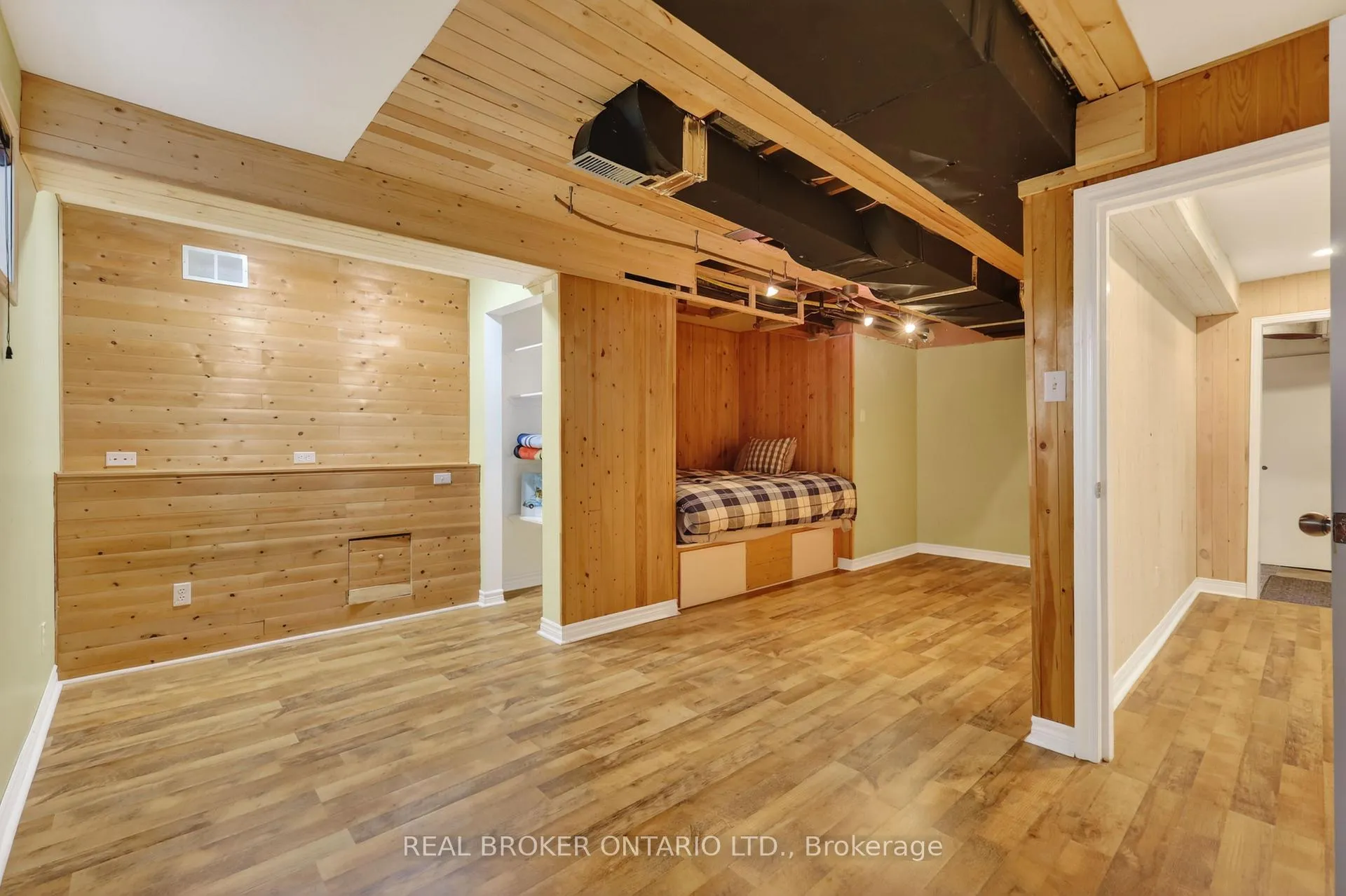 Photo 23 of 1572 Dorion Avenue, Ottawa, Riverview Park — HOMEH
