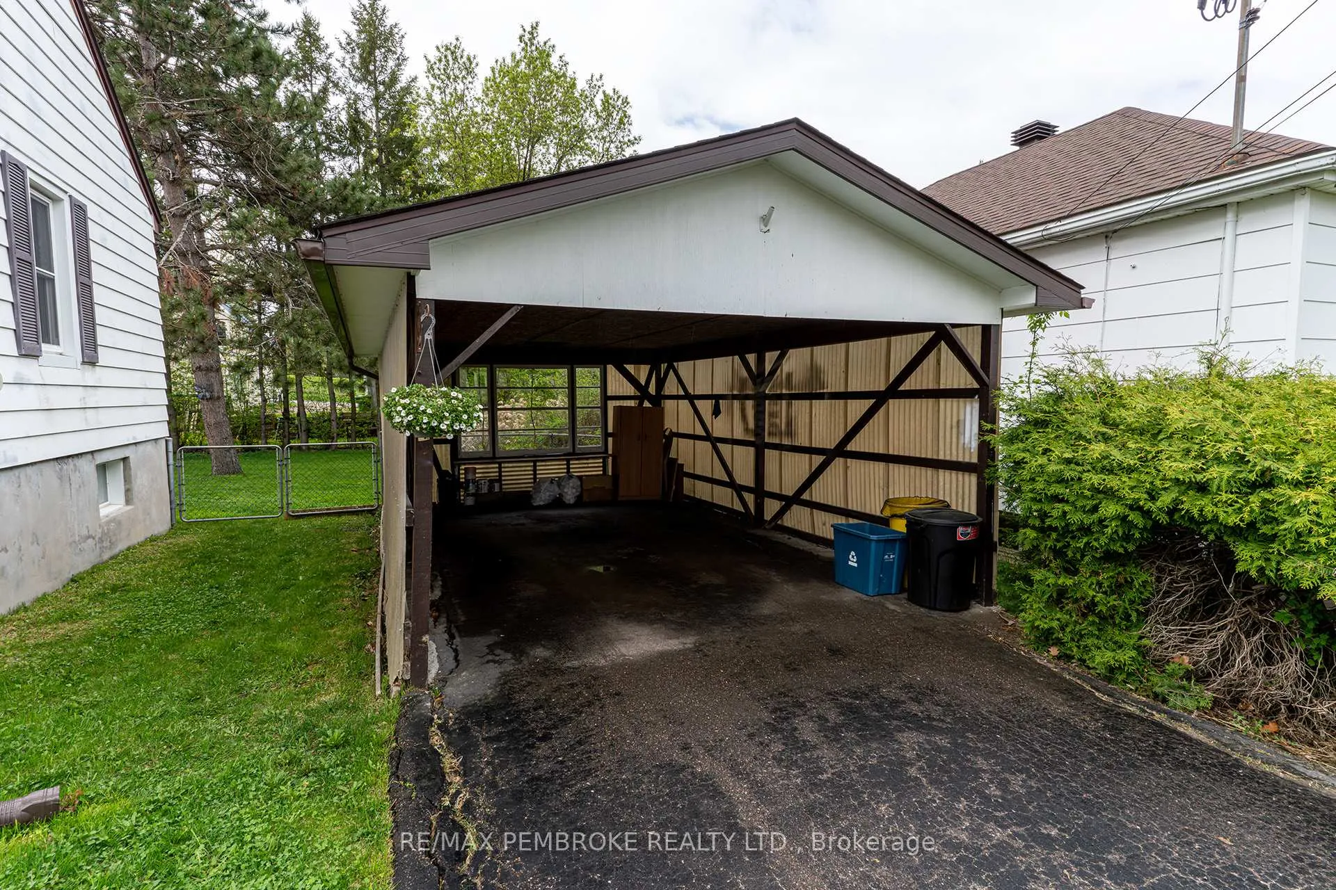 Photo 3 of 144 Morris Street, Pembroke — HOMEH