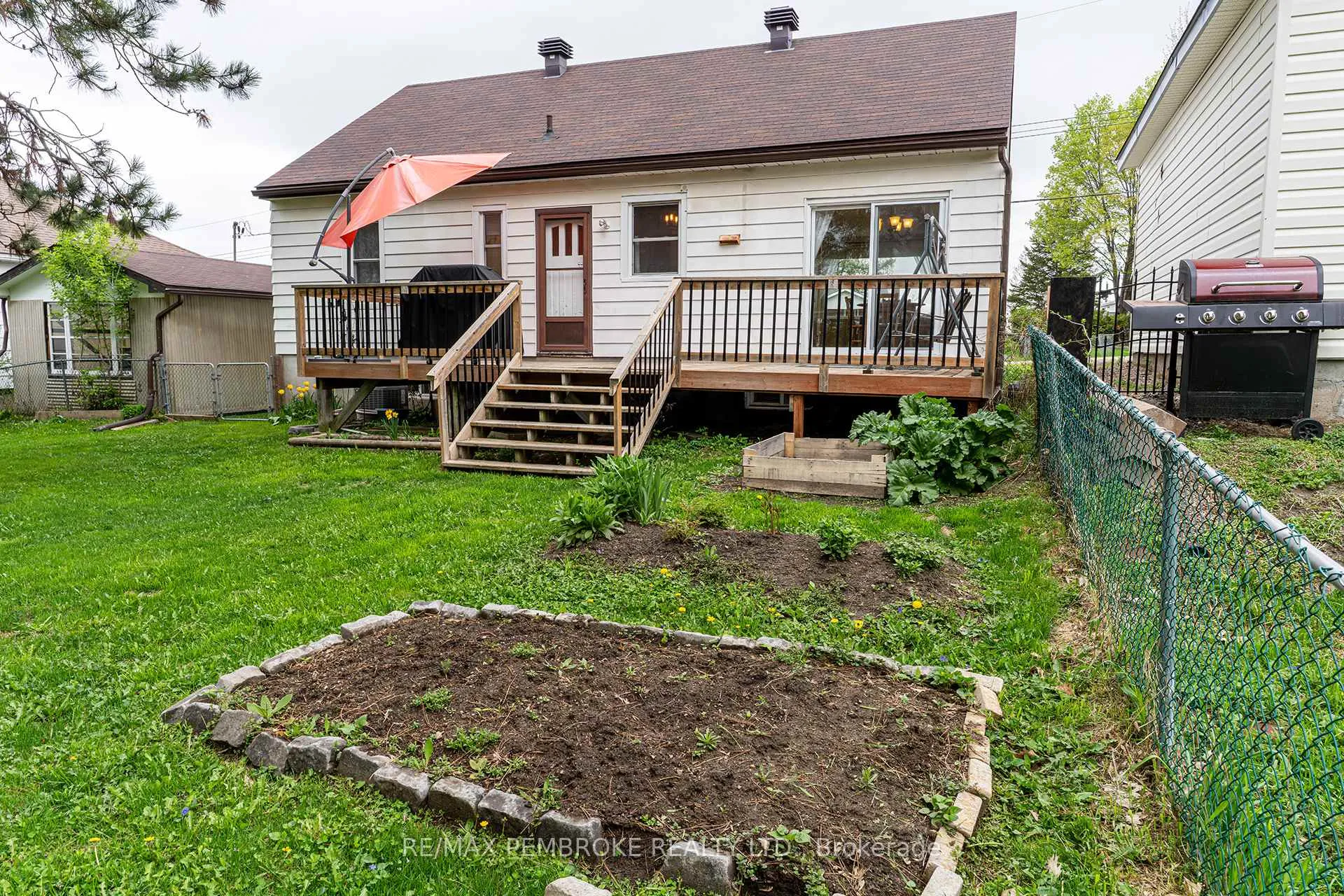 Photo 4 of 144 Morris Street, Pembroke — HOMEH