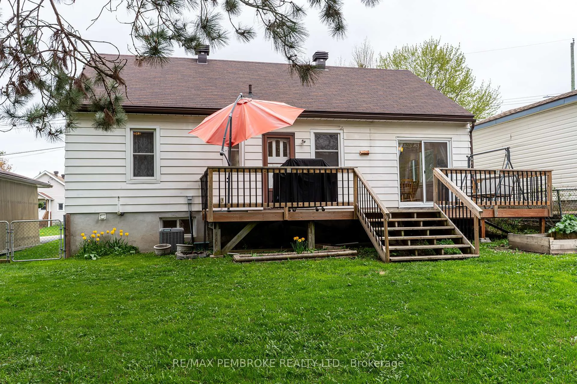 Photo 5 of 144 Morris Street, Pembroke — HOMEH