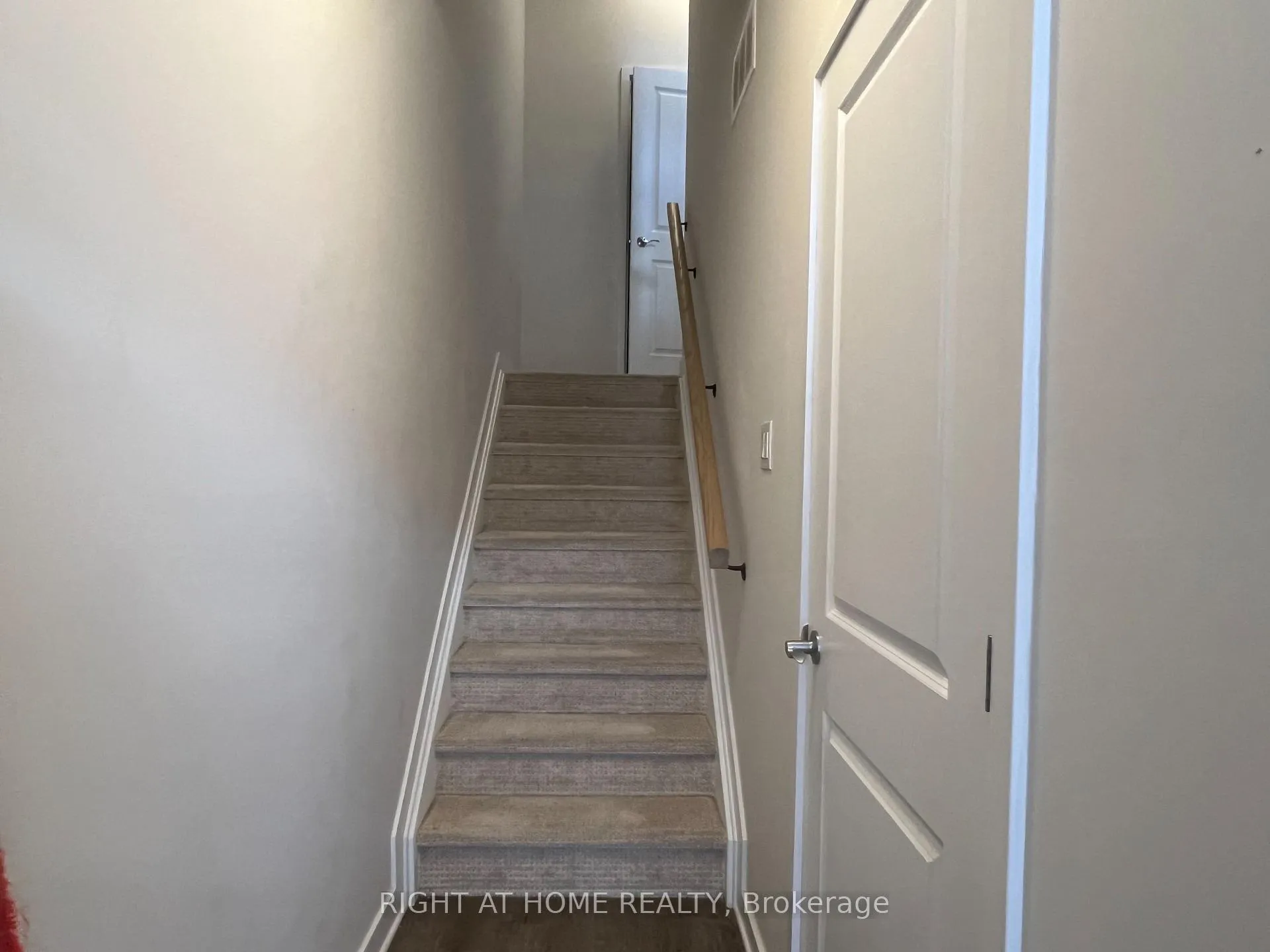 Photo 3 of 102 Visor Pvt, Ottawa, Kanata - Emerald Meadows/Trailwest — HOMEH