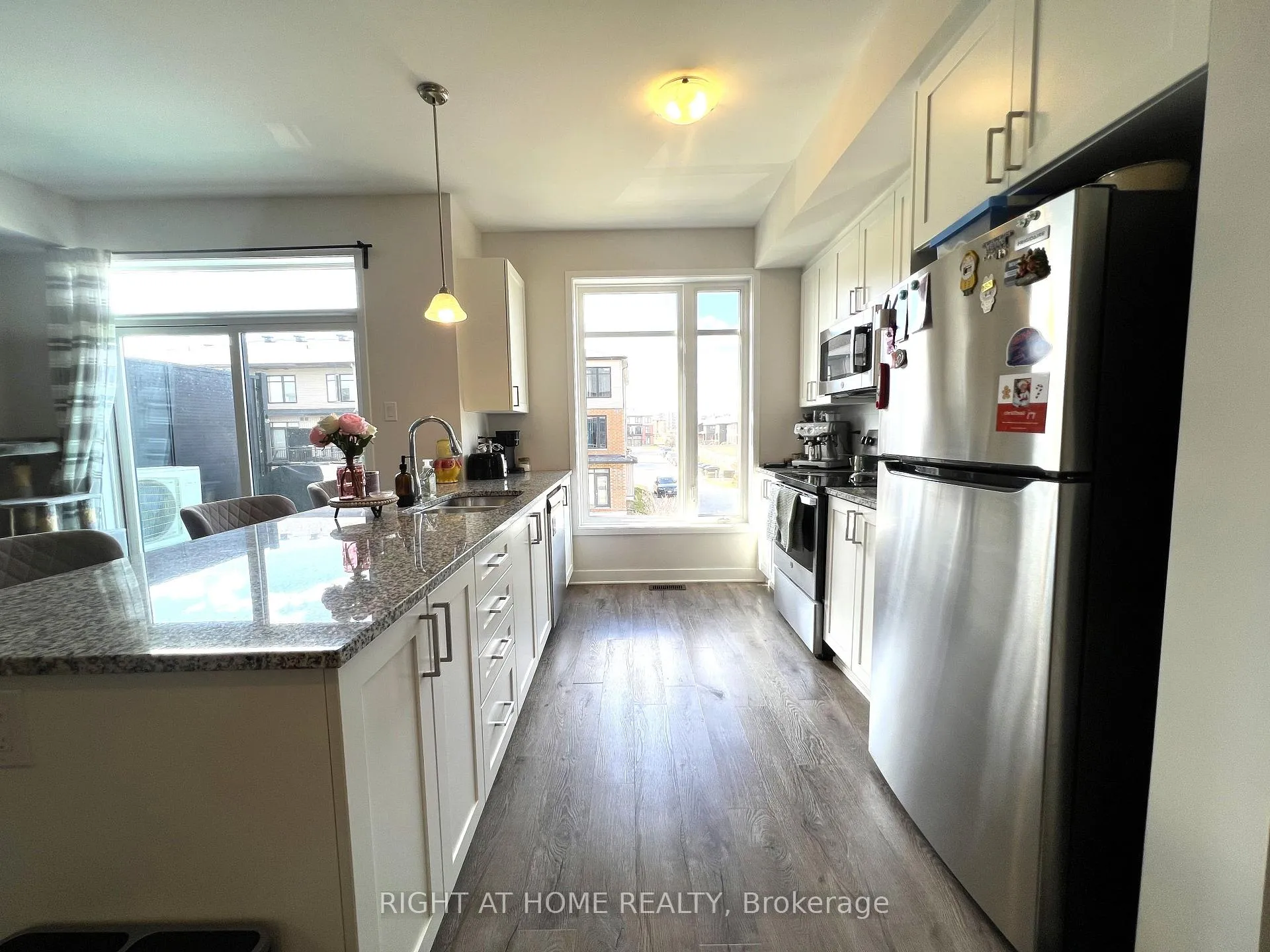 Photo 7 of 102 Visor Pvt, Ottawa, Kanata - Emerald Meadows/Trailwest — HOMEH