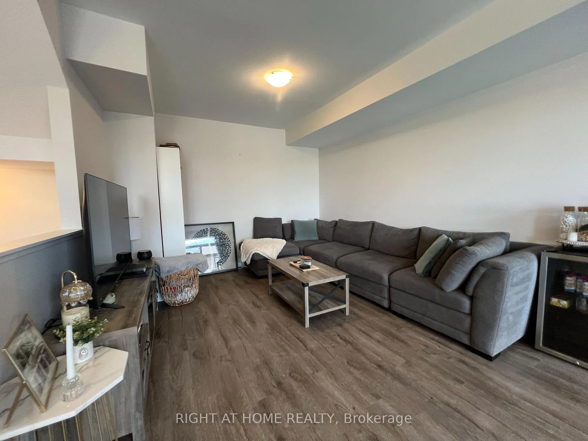 Photo 8 of 102 Visor Pvt, Ottawa, Kanata - Emerald Meadows/Trailwest — HOMEH
