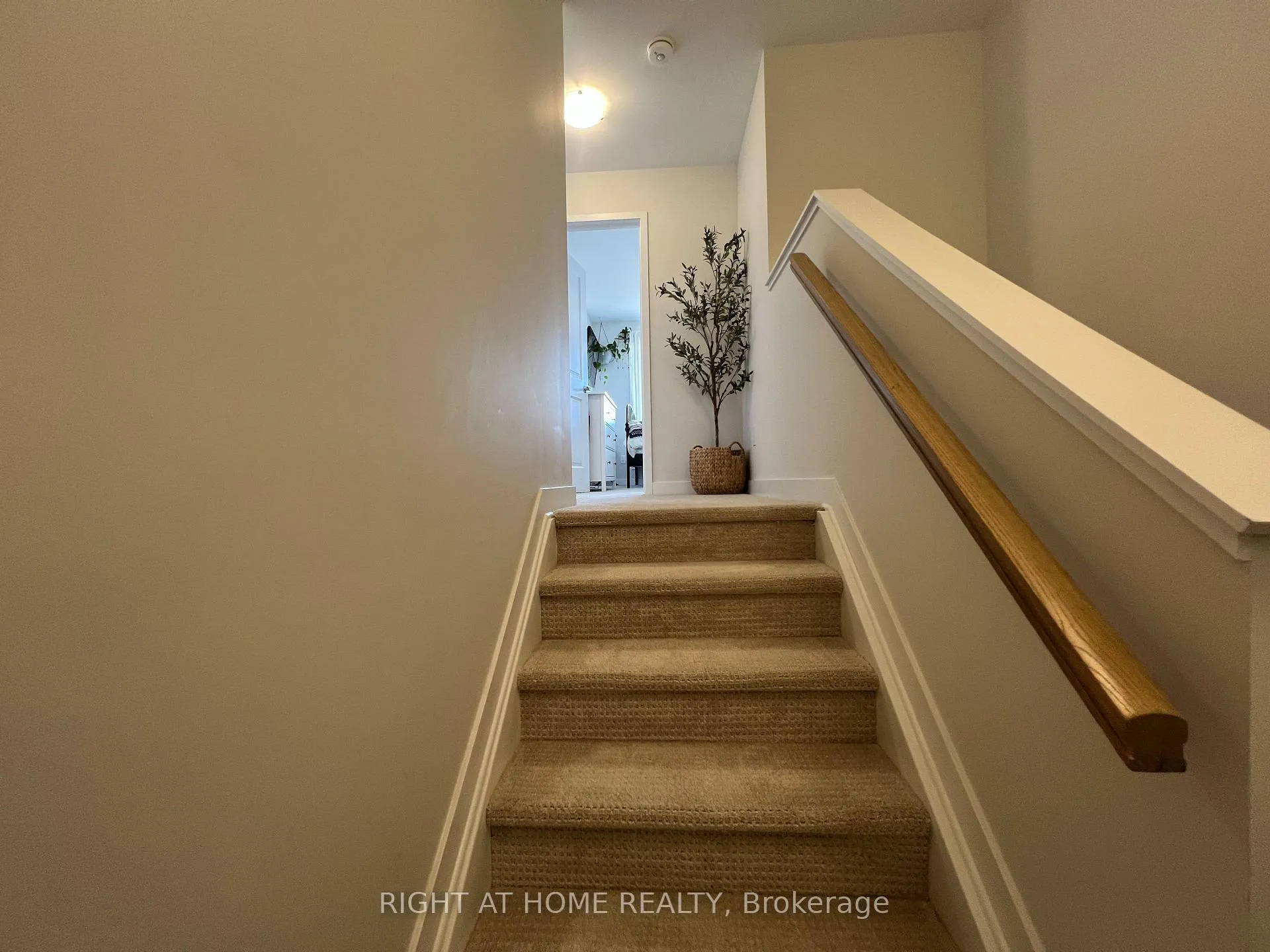 Photo 10 of 102 Visor Pvt, Ottawa, Kanata - Emerald Meadows/Trailwest — HOMEH