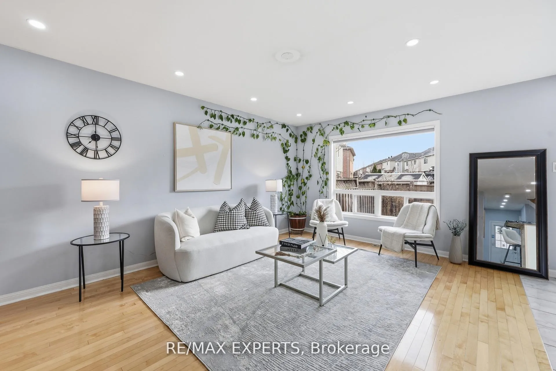 Photo 2 of 926 Thompson Road S, Milton, Coates — HOMEH