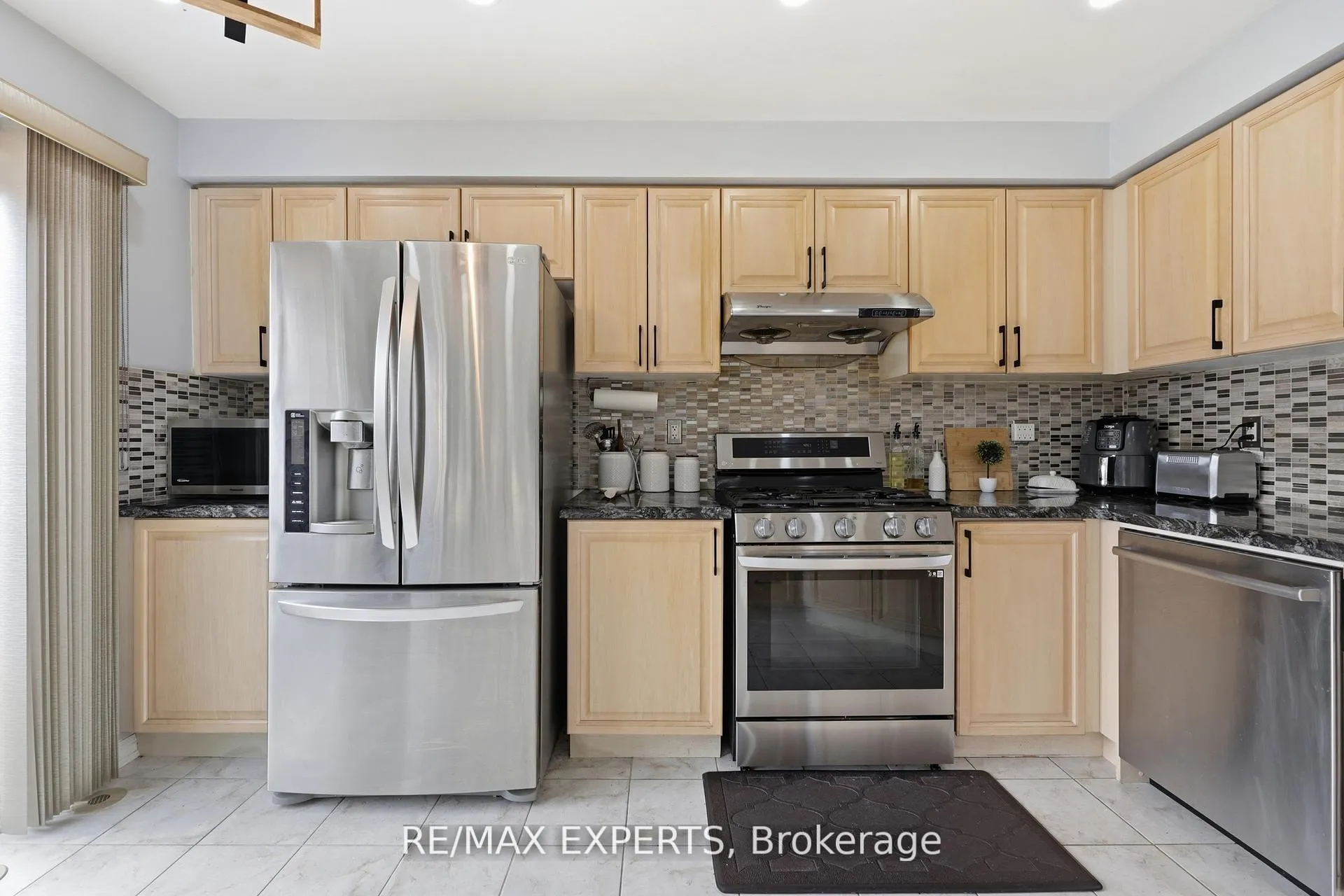 Photo 7 of 926 Thompson Road S, Milton, Coates — HOMEH