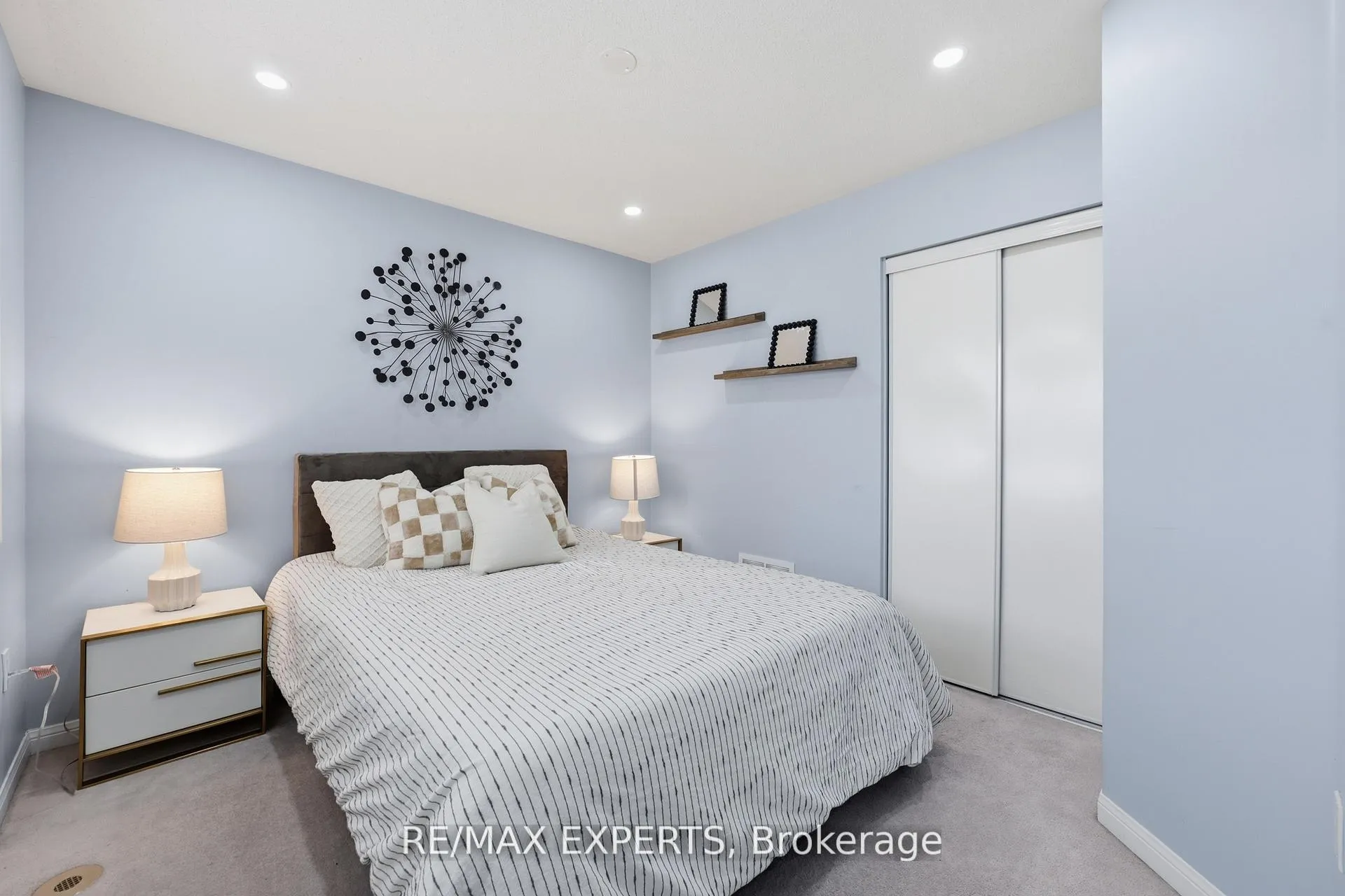 Photo 15 of 926 Thompson Road S, Milton, Coates — HOMEH