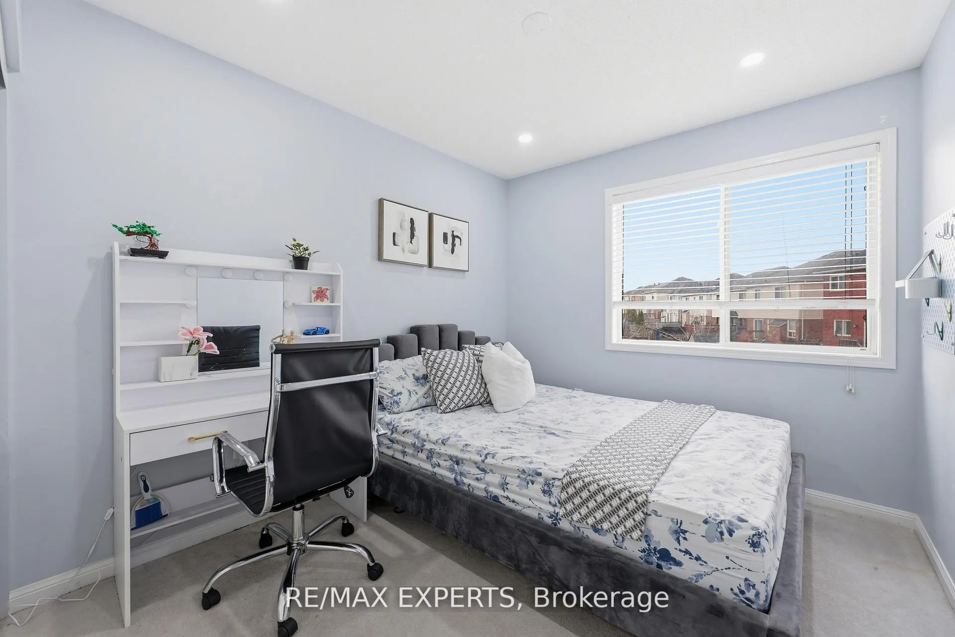 Photo 17 of 926 Thompson Road S, Milton, Coates — HOMEH