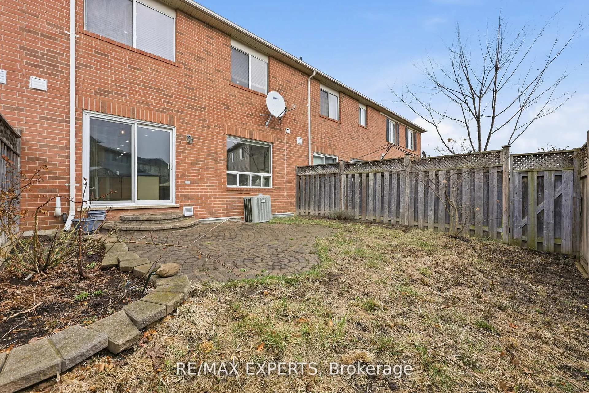 Photo 20 of 926 Thompson Road S, Milton, Coates — HOMEH