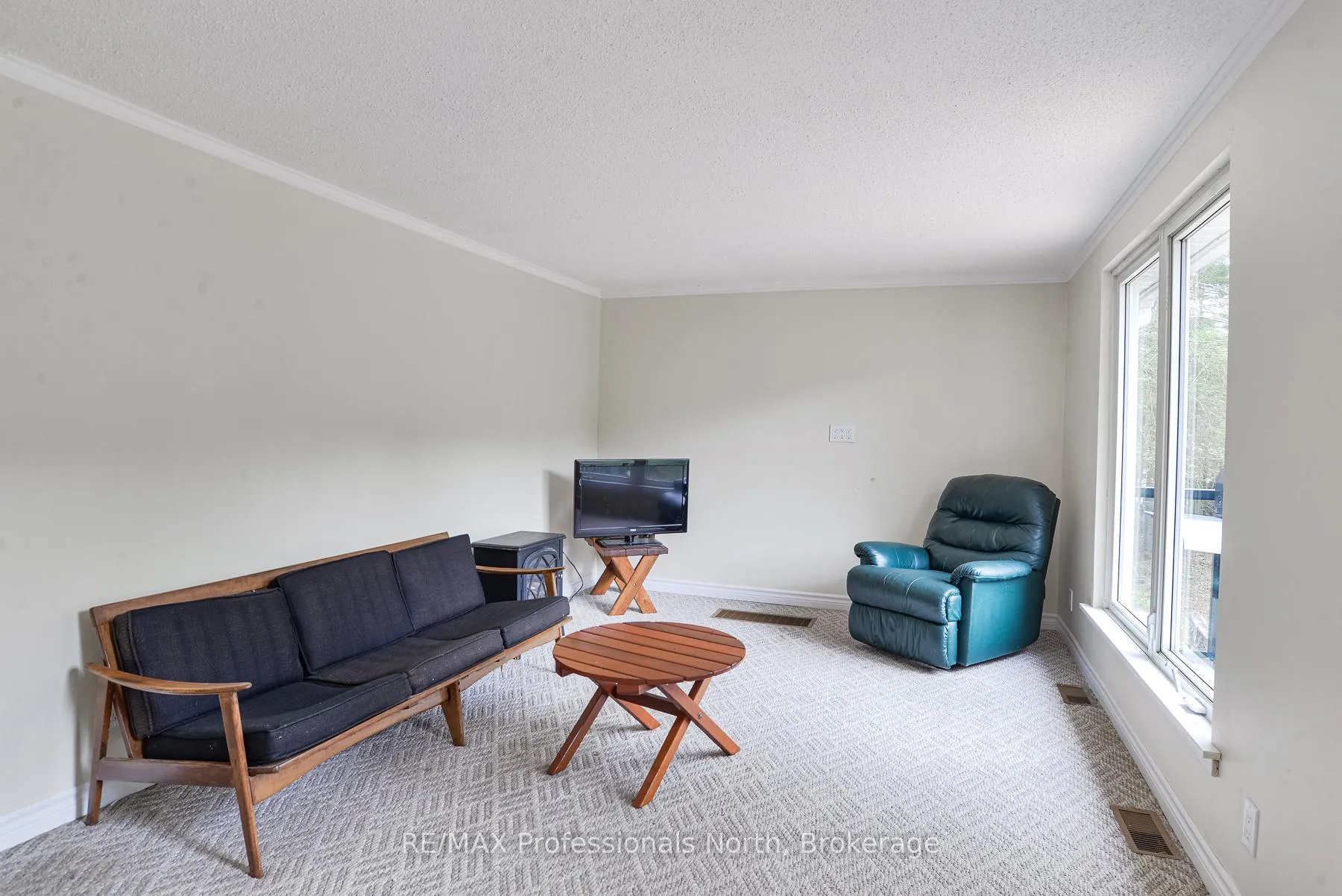 Photo 8 of 1011 Harmony Lane Private, Bracebridge, Macaulay — HOMEH