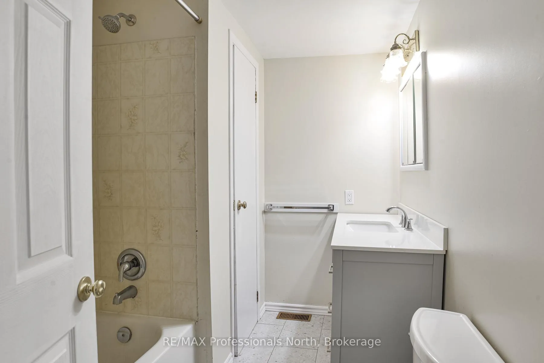 Photo 12 of 1011 Harmony Lane Private, Bracebridge, Macaulay — HOMEH