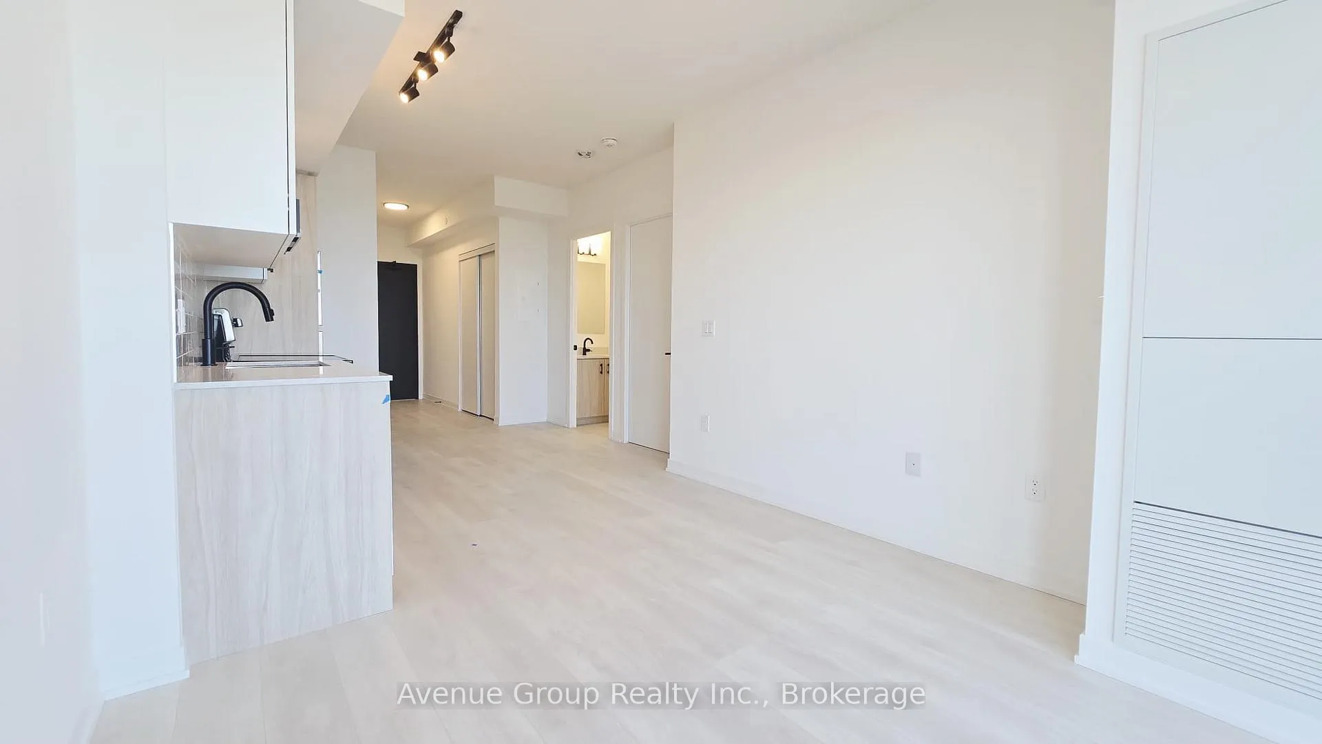 Photo 7 of Unit D1201, 4878 Powers Common, Burlington, Alton — HOMEH