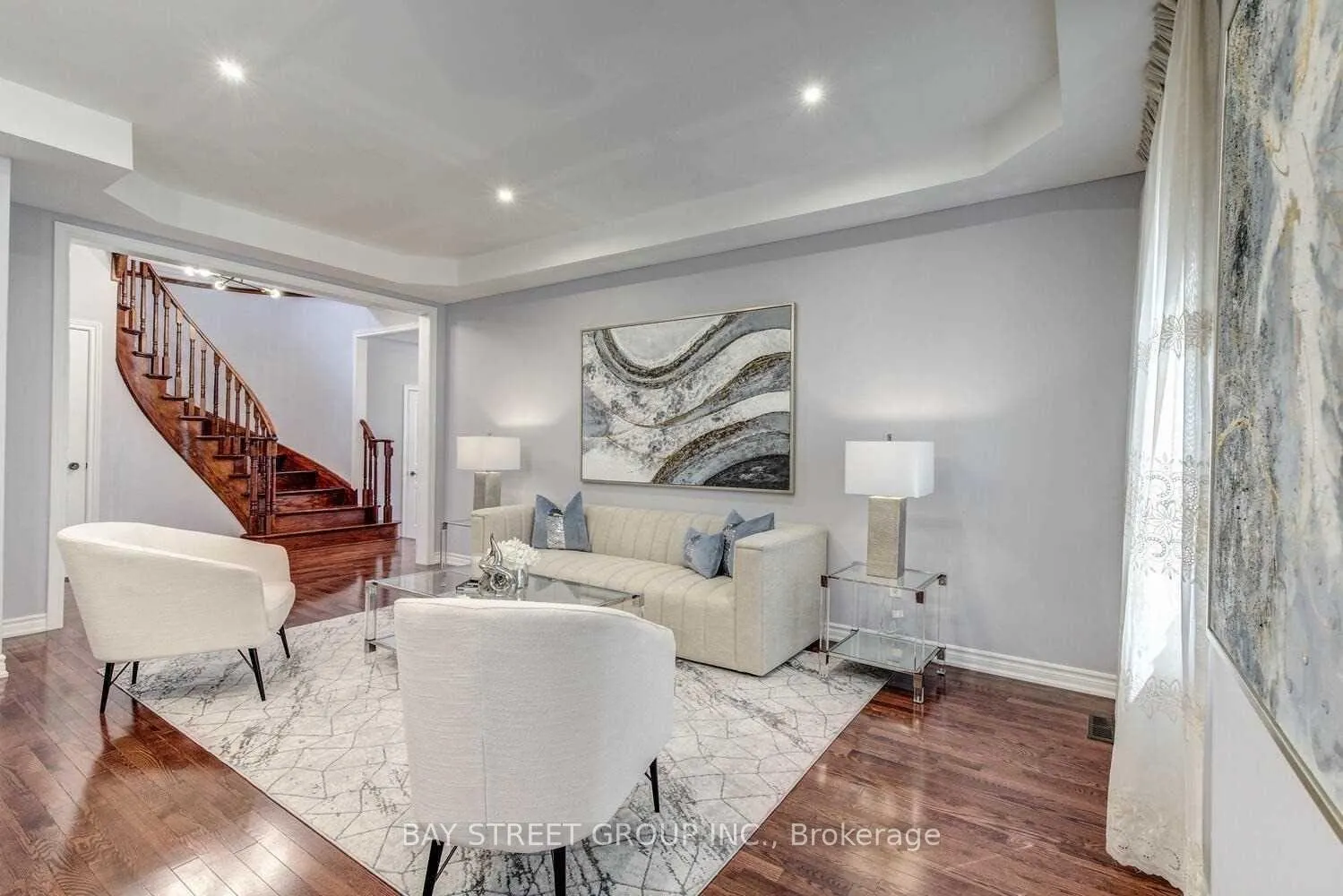 Photo 5 of Unit Upper, 134 Ascalon Drive, Vaughan, Maple — HOMEH