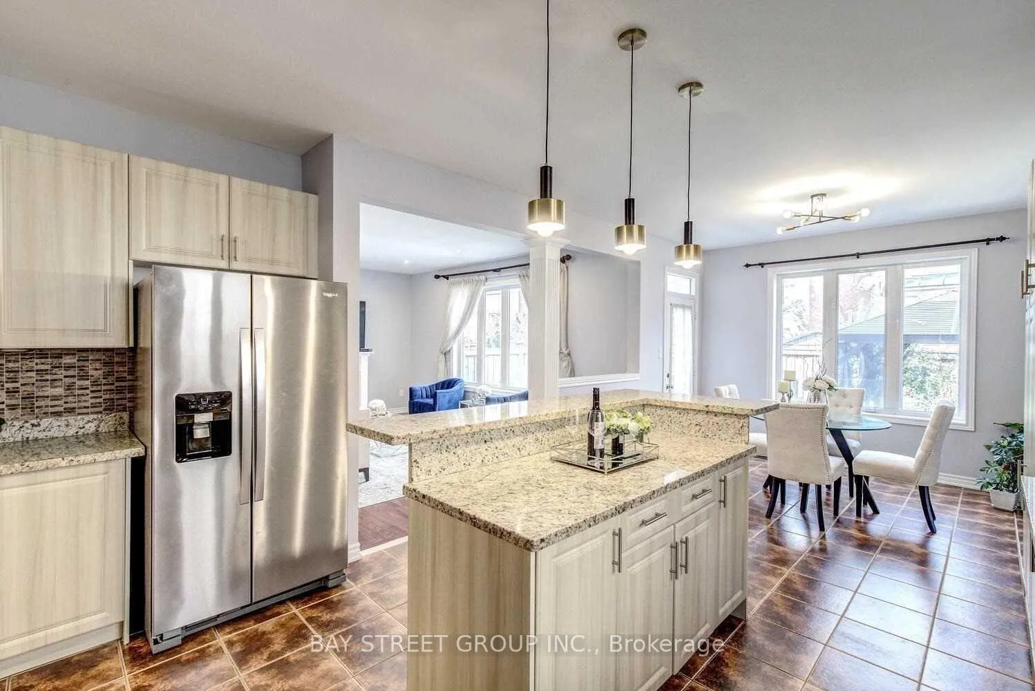 Photo 12 of Unit Upper, 134 Ascalon Drive, Vaughan, Maple — HOMEH