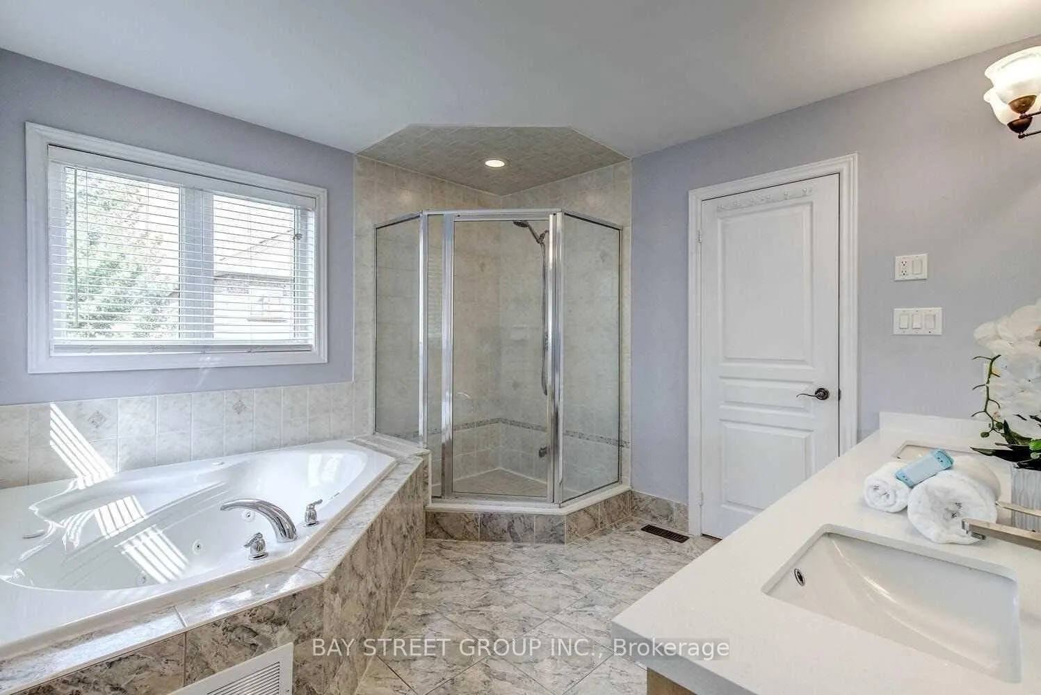 Photo 18 of Unit Upper, 134 Ascalon Drive, Vaughan, Maple — HOMEH