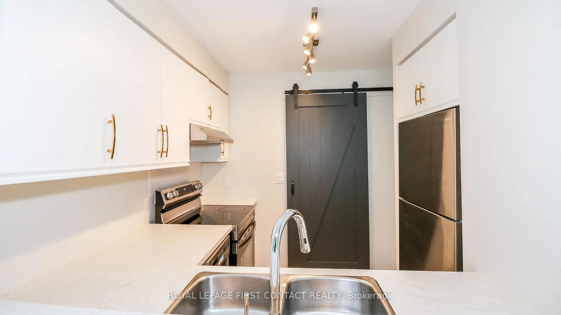 Photo 8 of Unit 309, 140 Dunlop Street E, Barrie, City Centre — HOMEH