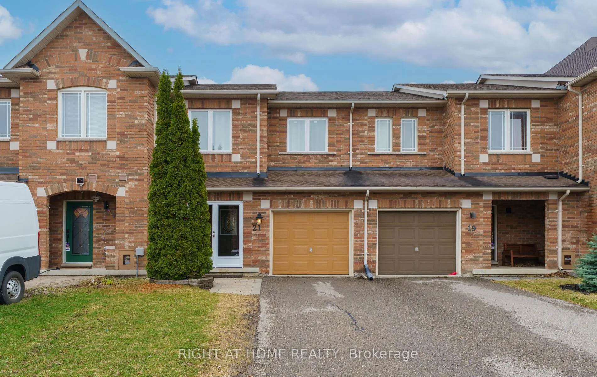 Photo 1 of 21 Marshview Avenue, Aurora, Bayview Northeast — HOMEH