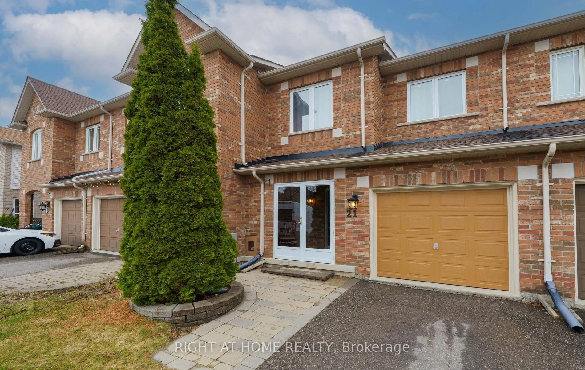 Photo 2 of 21 Marshview Avenue, Aurora, Bayview Northeast — HOMEH