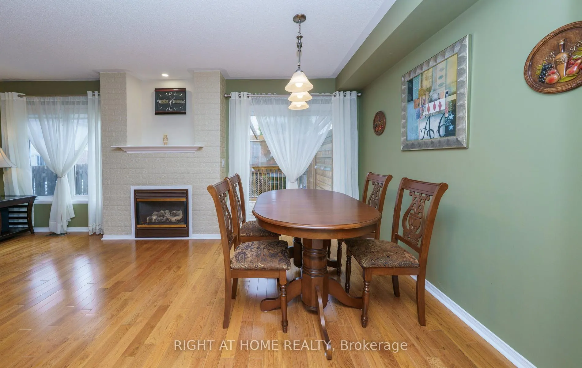 Photo 7 of 21 Marshview Avenue, Aurora, Bayview Northeast — HOMEH