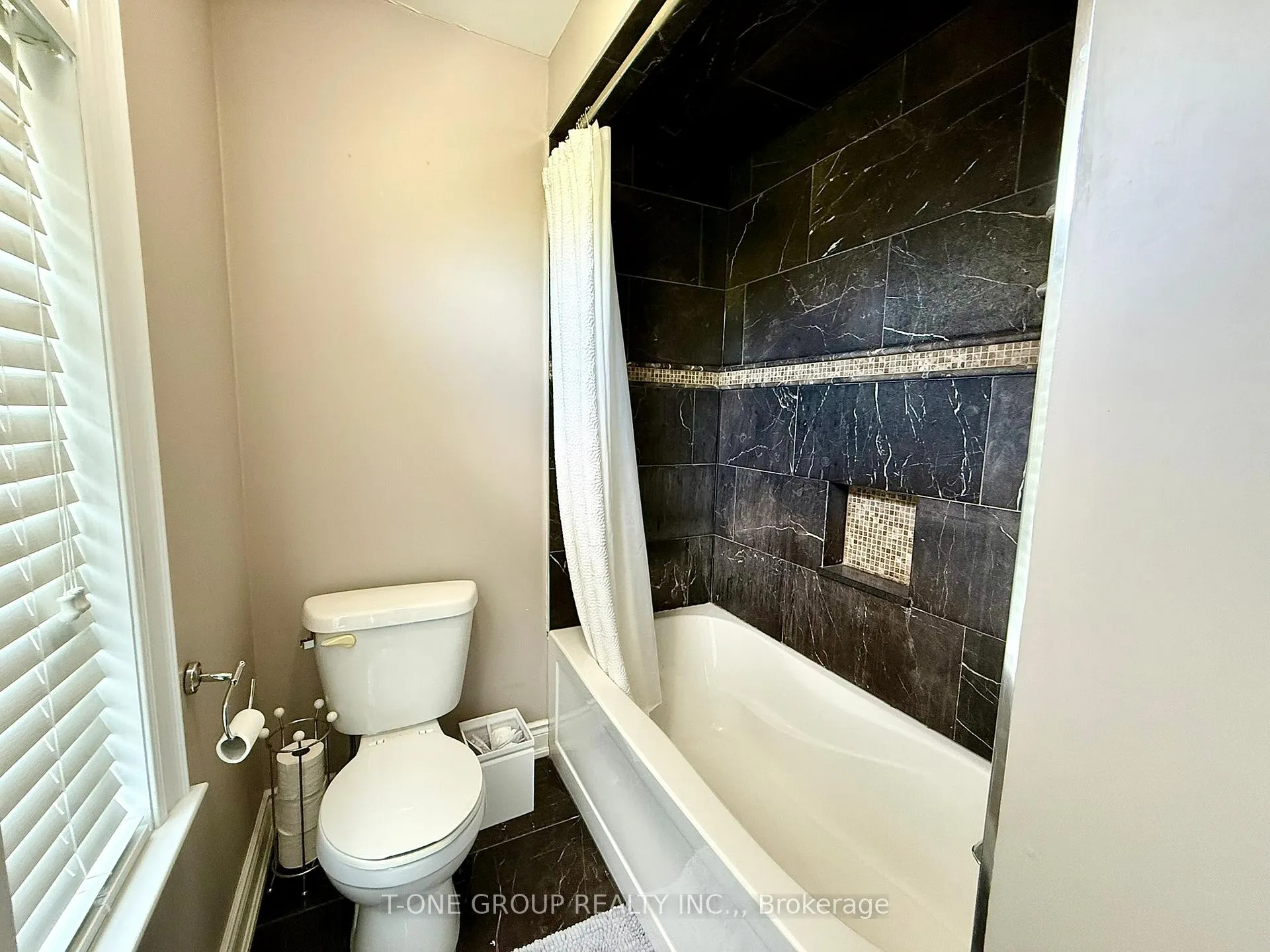 Photo 18 of 92 Grandview Avenue, Markham, Grandview — HOMEH