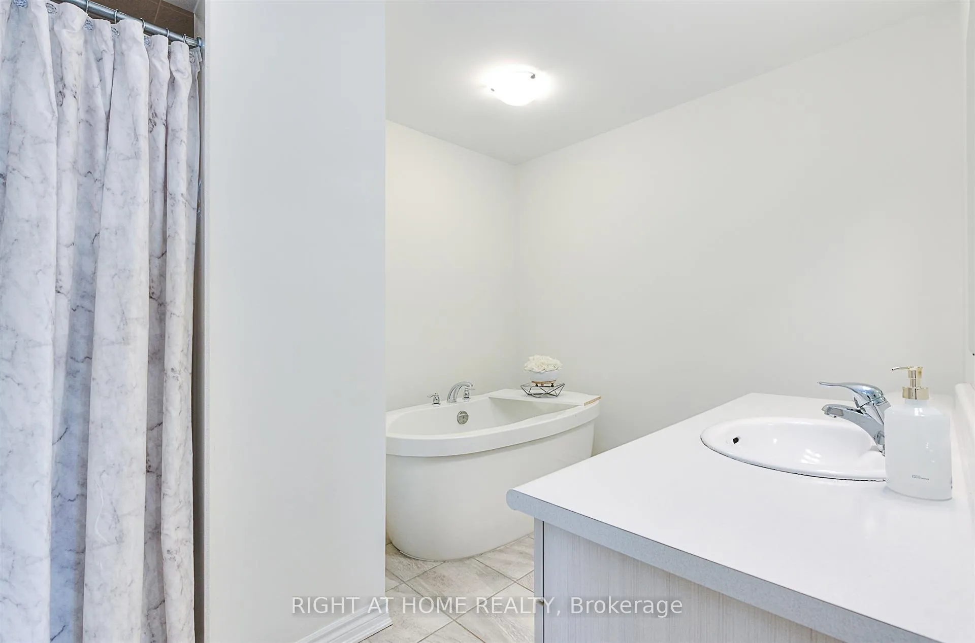 Photo 6 of Unit 403, 1148 Dragonfly Avenue, Pickering, Rural Pickering — HOMEH