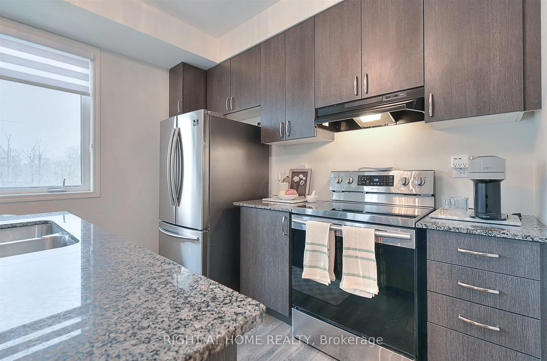 Photo 3 of Unit 403, 1148 Dragonfly Avenue, Pickering, Rural Pickering — HOMEH