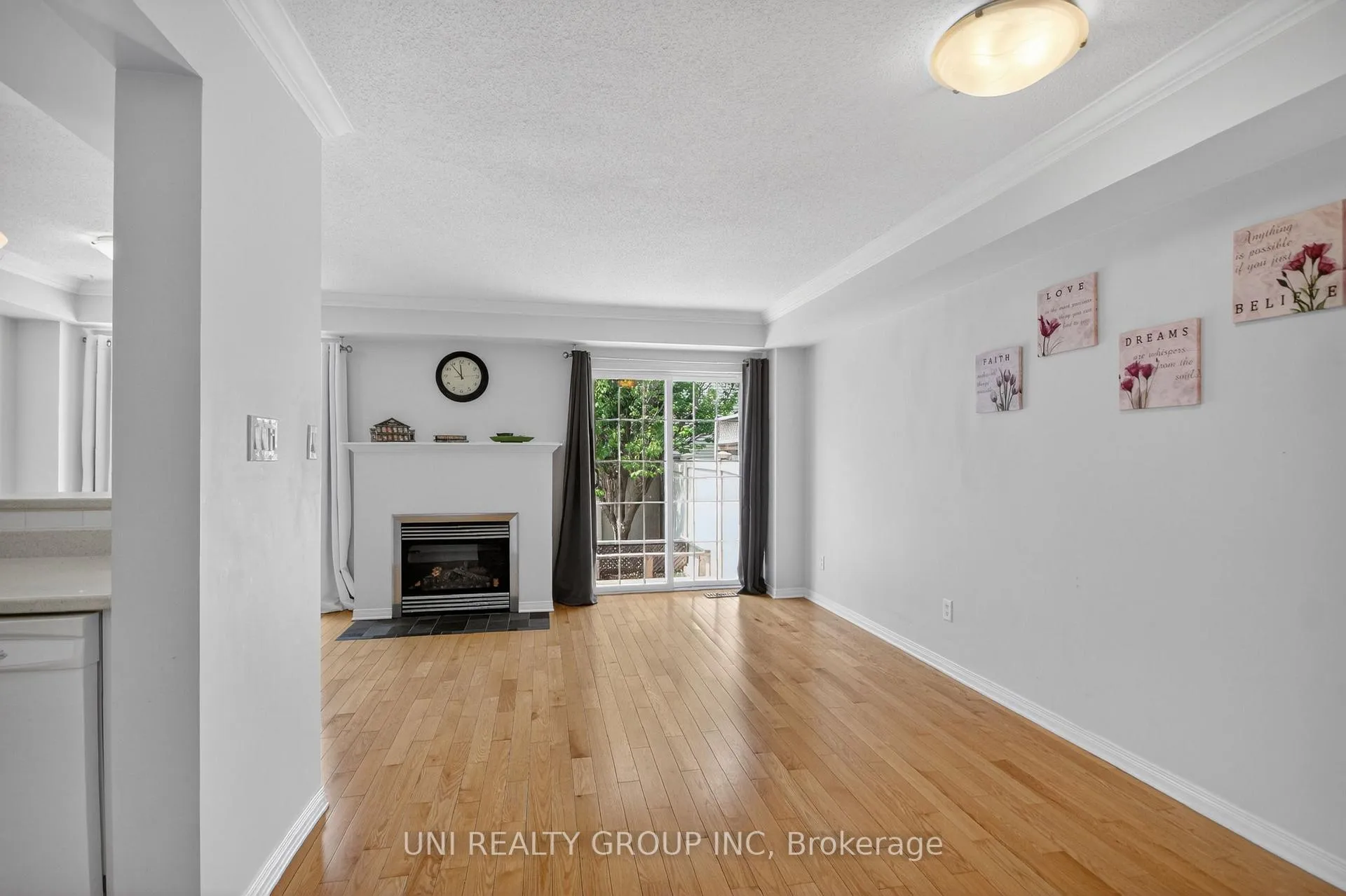 Photo 3 of 546 Ashbourne Crescent, Ottawa, Barrhaven - Stonebridge — HOMEH