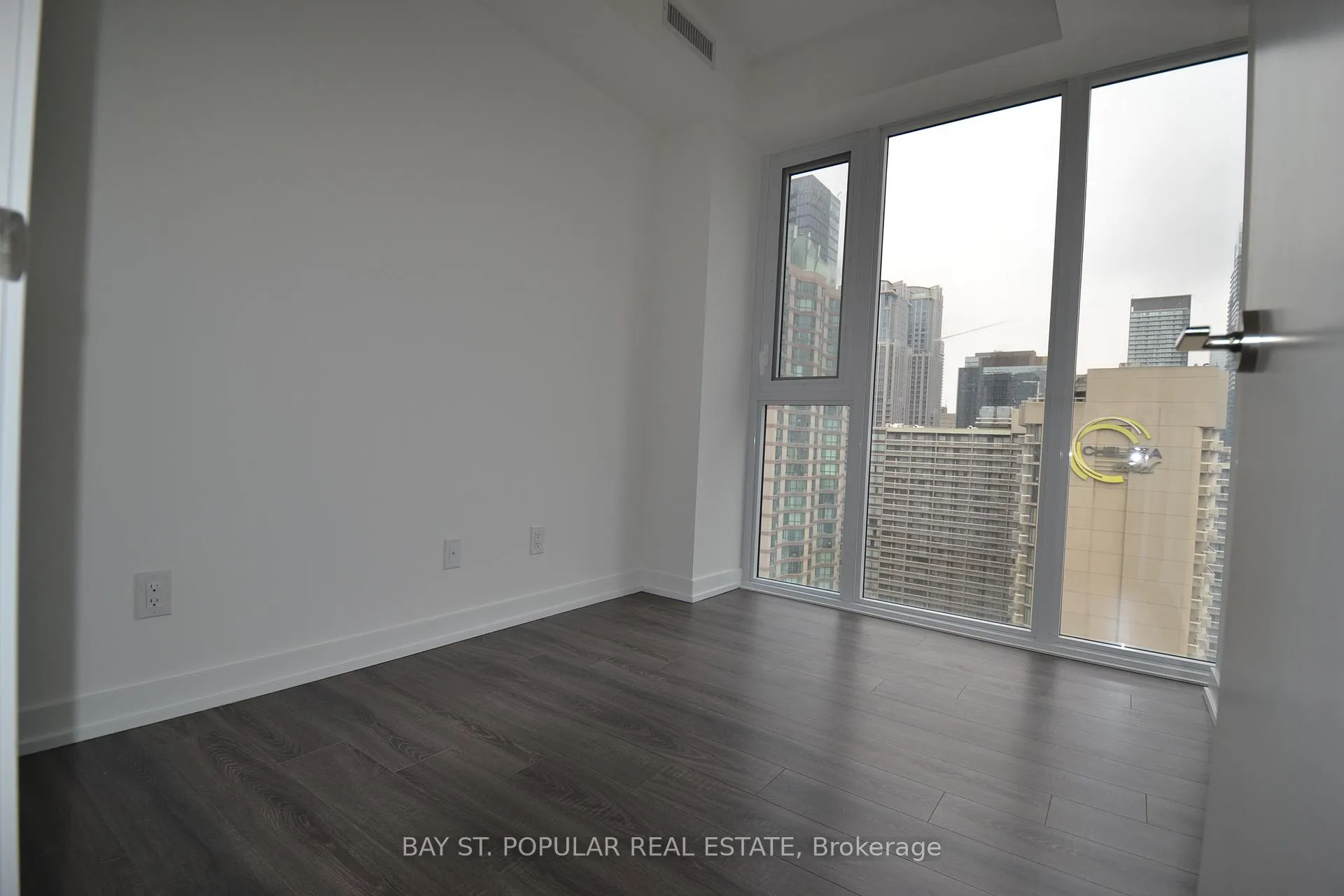 Photo 3 of Unit 2016, 20 Edward Street, Toronto, Bay Street Corridor — HOMEH