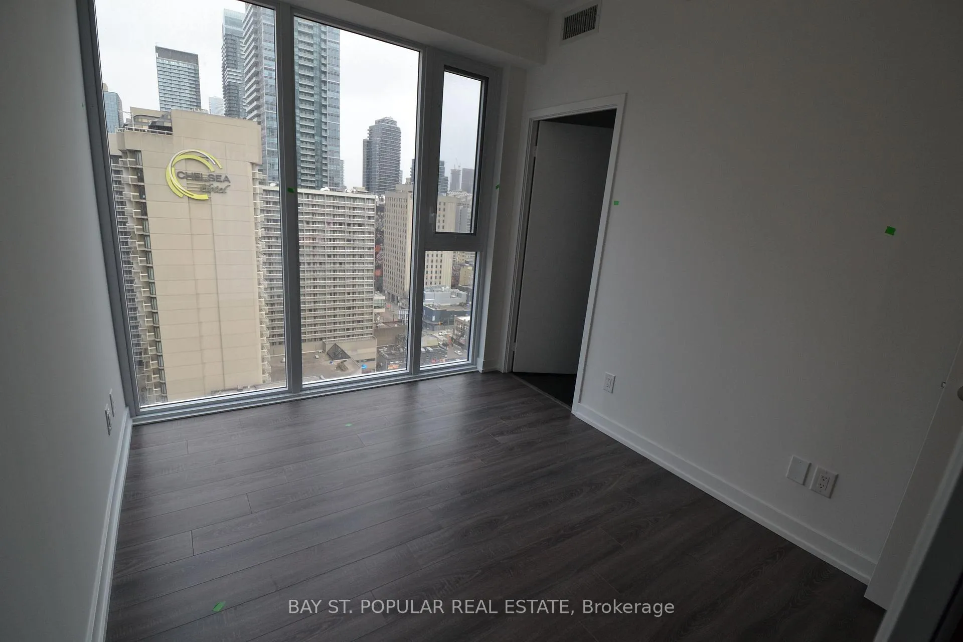Photo 5 of Unit 2016, 20 Edward Street, Toronto, Bay Street Corridor — HOMEH