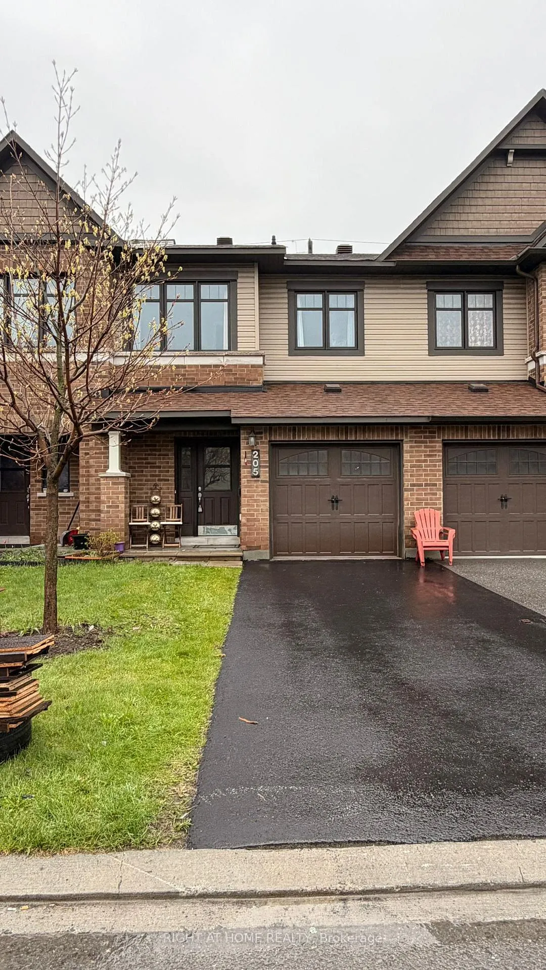 Photo 2 of 205 Mancini Way, Ottawa, Barrhaven - Strandherd — HOMEH