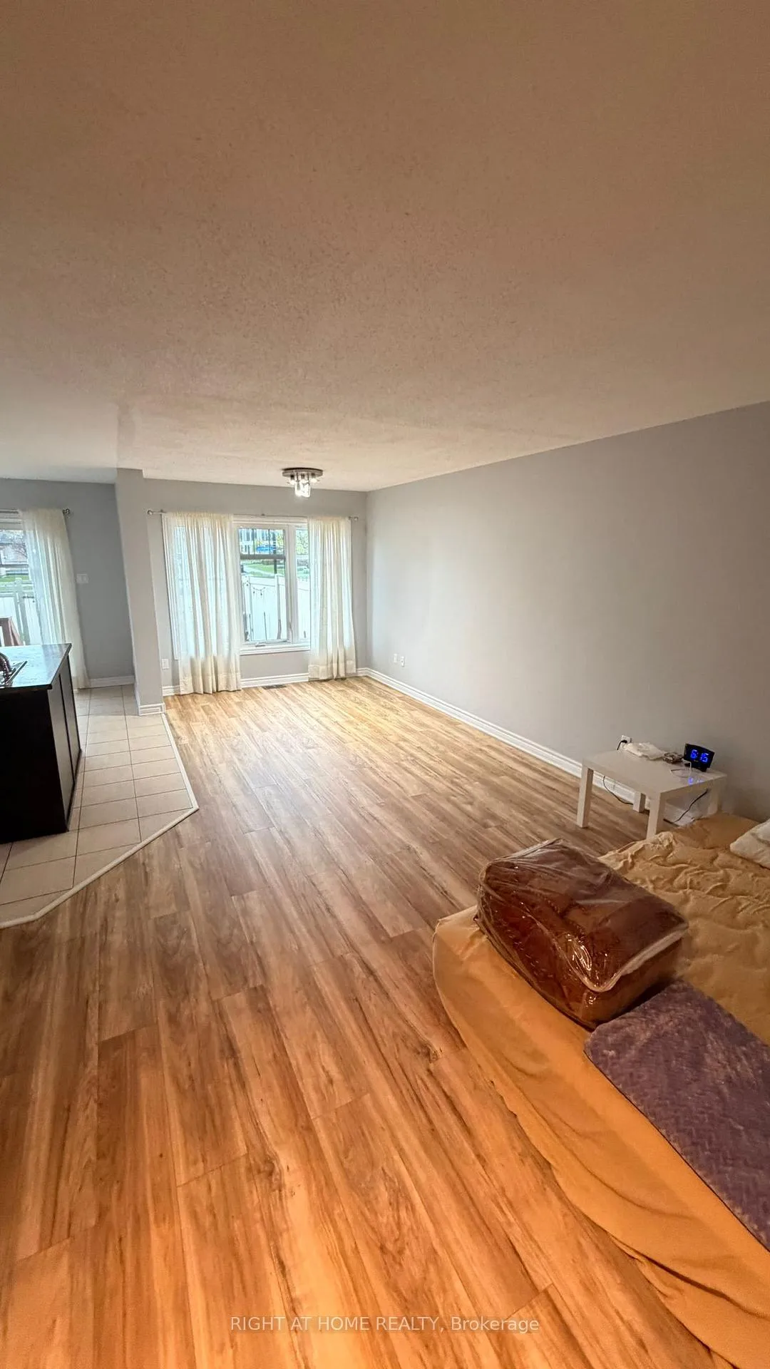 Photo 3 of 205 Mancini Way, Ottawa, Barrhaven - Strandherd — HOMEH