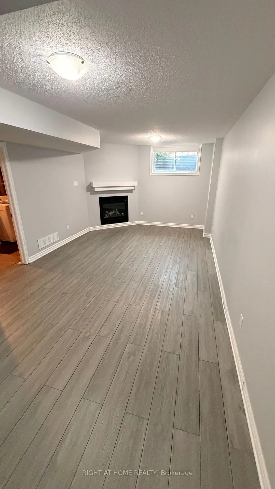 Photo 13 of 205 Mancini Way, Ottawa, Barrhaven - Strandherd — HOMEH