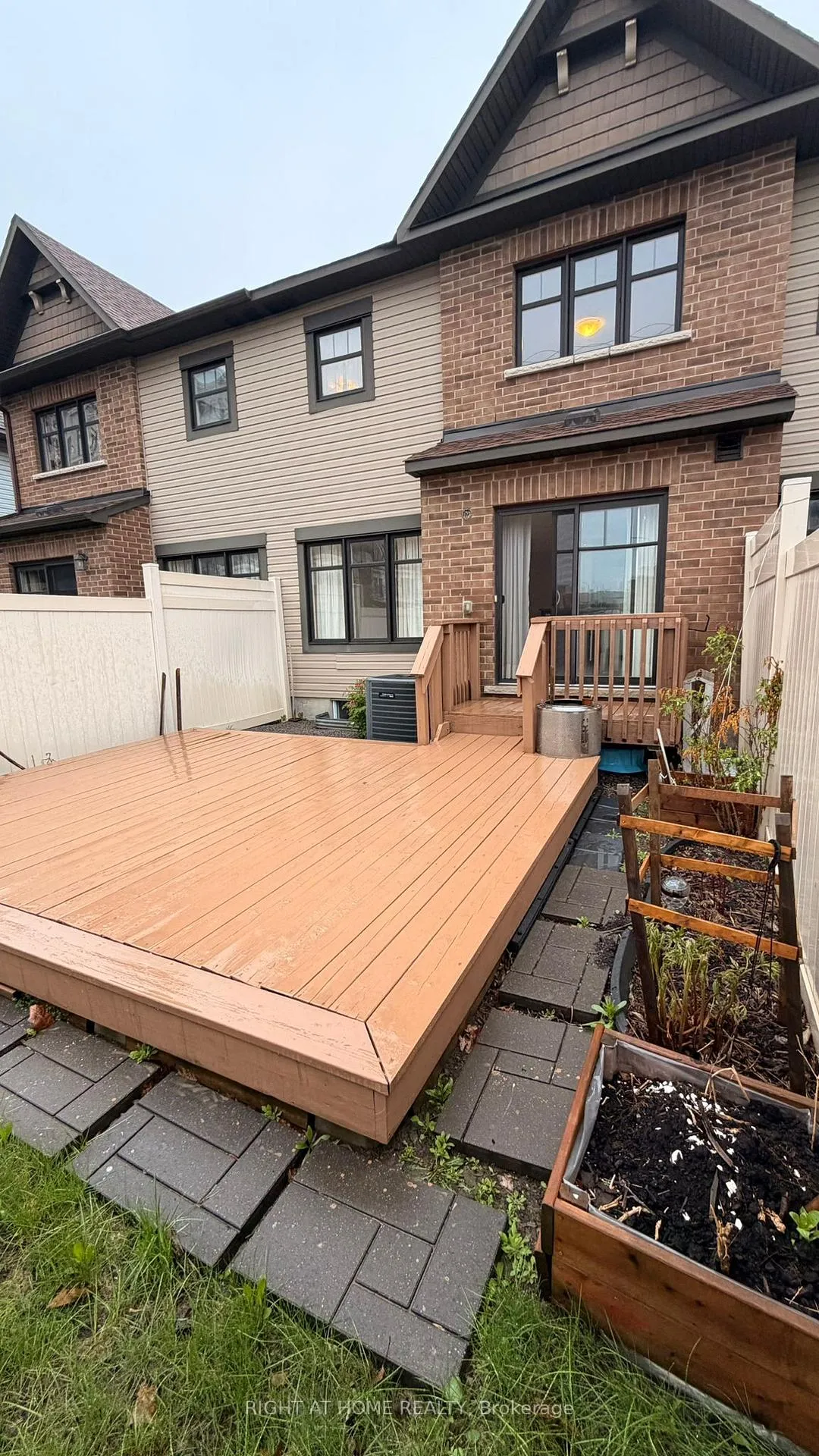 Photo 15 of 205 Mancini Way, Ottawa, Barrhaven - Strandherd — HOMEH