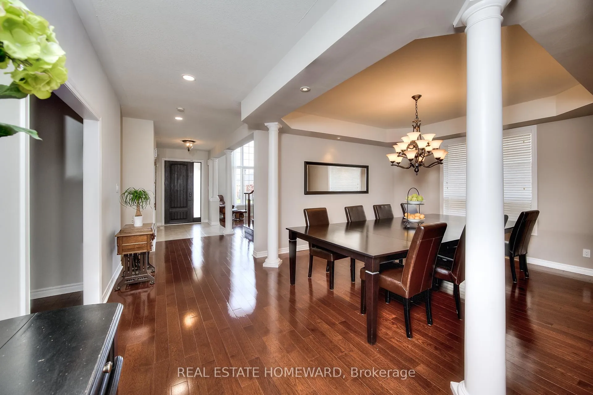 Photo 4 of 225 Ridgemere Court, Kitchener, Doon South — HOMEH