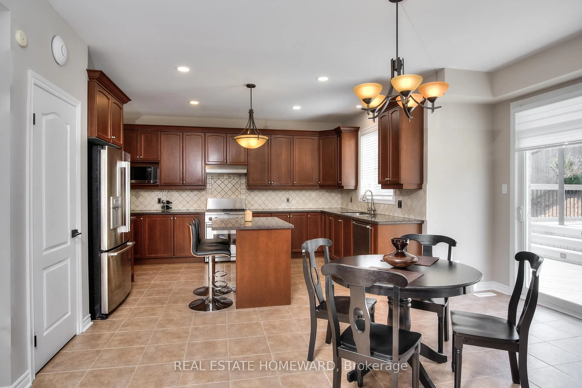 Photo 9 of 225 Ridgemere Court, Kitchener, Doon South — HOMEH
