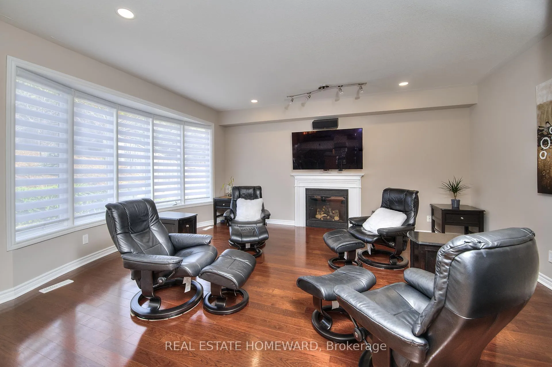 Photo 12 of 225 Ridgemere Court, Kitchener, Doon South — HOMEH