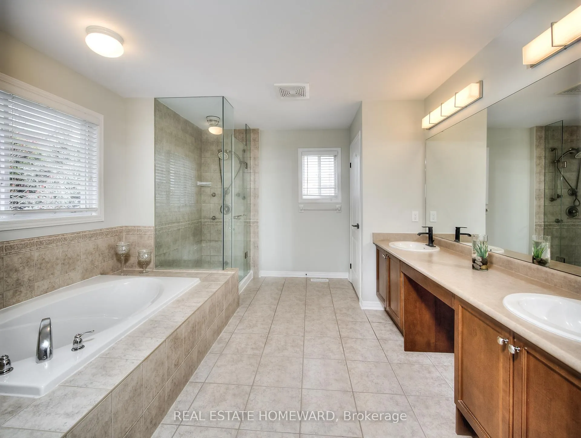 Photo 28 of 225 Ridgemere Court, Kitchener, Doon South — HOMEH