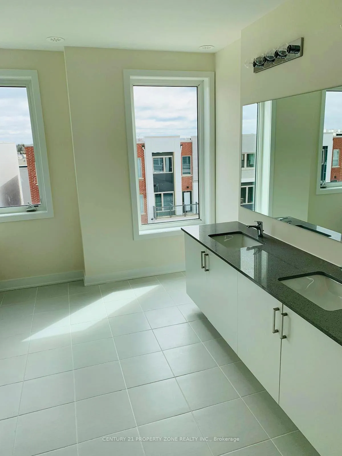 Photo 6 of 36 William Duncan Road, North York, Downsview-Roding-CFB — HOMEH