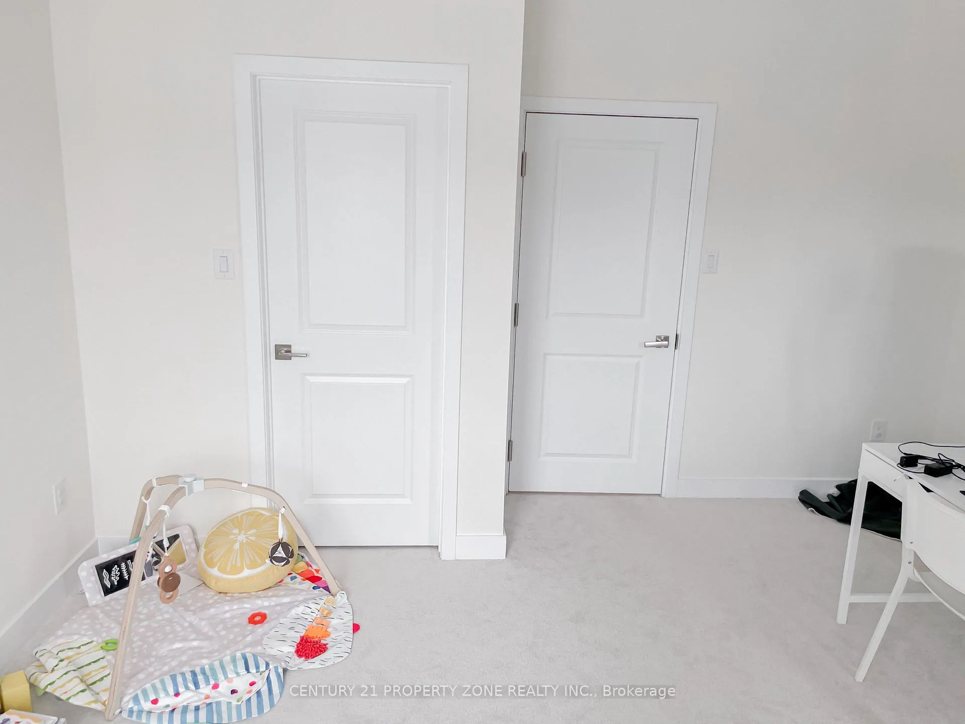 Photo 11 of 36 William Duncan Road, North York, Downsview-Roding-CFB — HOMEH