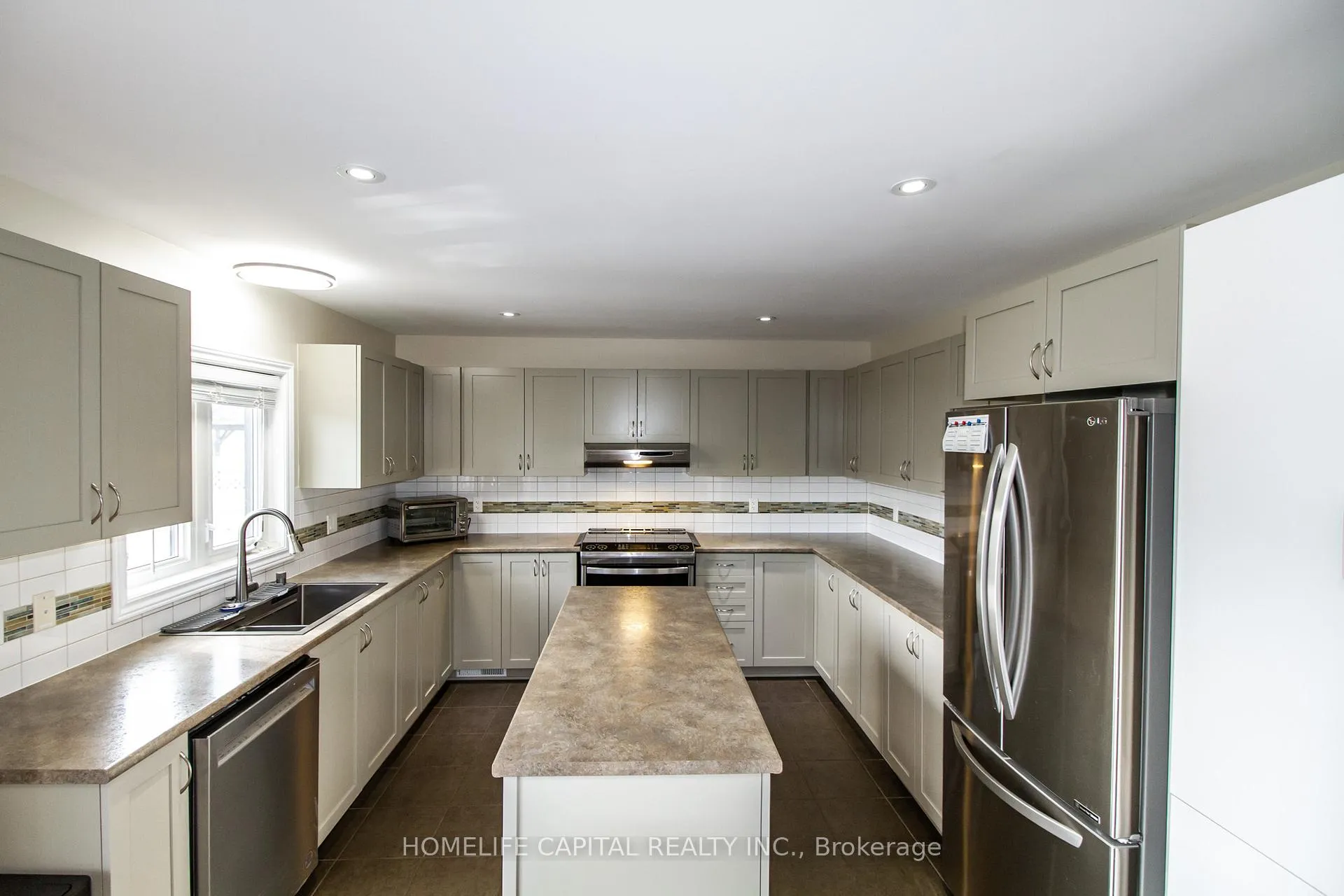 Photo 7 of 107 Vallier Way, Ottawa, Avalon East — HOMEH