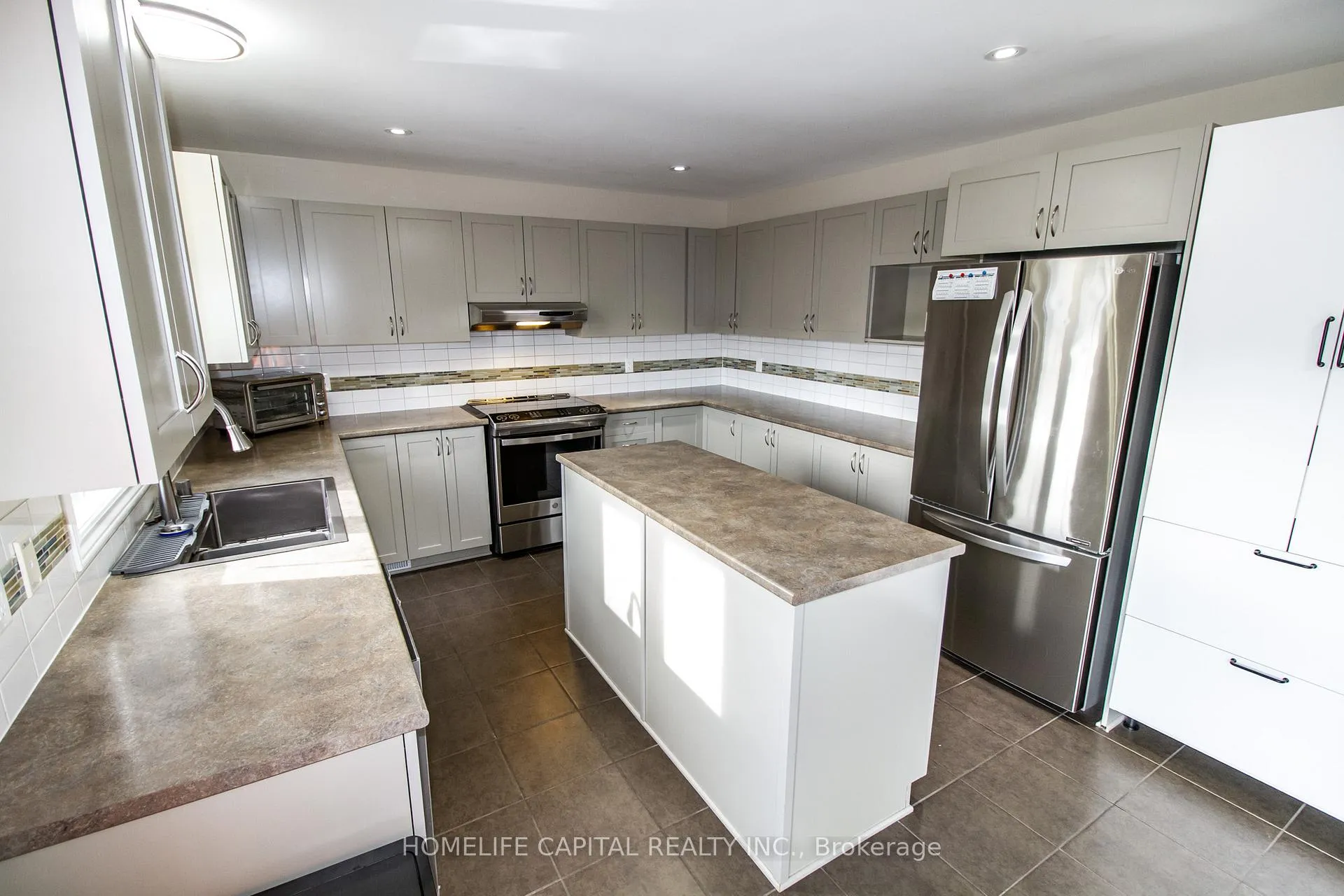 Photo 10 of 107 Vallier Way, Ottawa, Avalon East — HOMEH