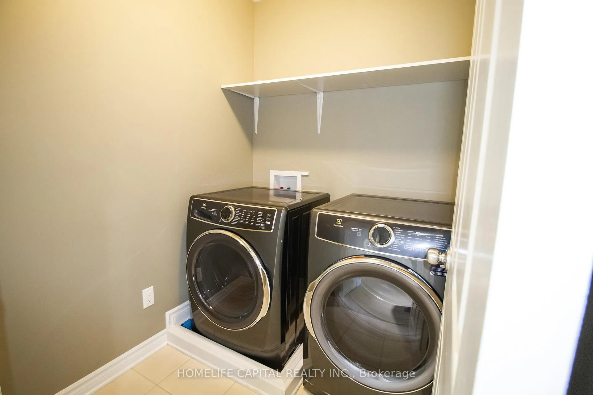 Photo 16 of 107 Vallier Way, Ottawa, Avalon East — HOMEH