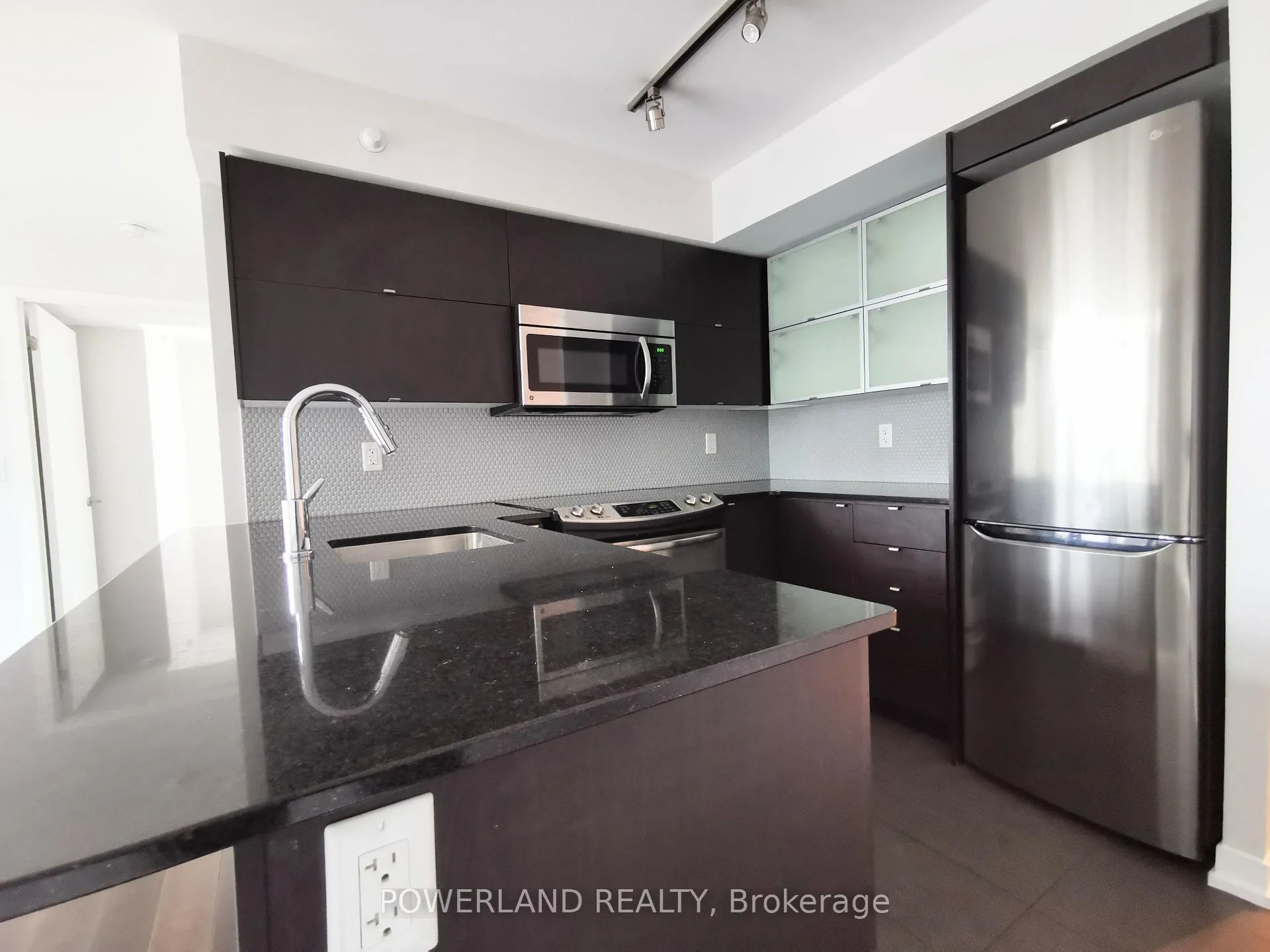 Photo 9 of Unit 309, 170 Fort York Boulevard, Toronto, Waterfront Communities — HOMEH