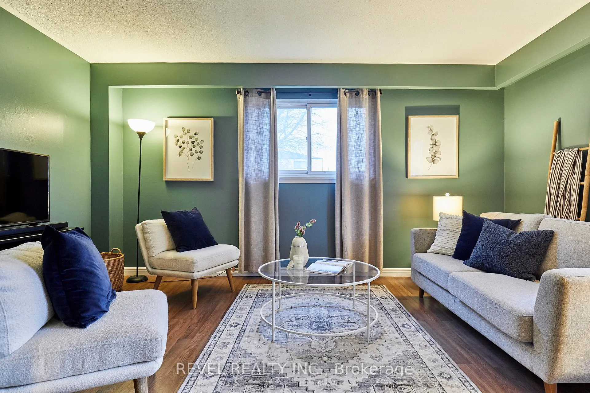 Photo 4 of 689 Gibb Street, Oshawa, Vanier — HOMEH